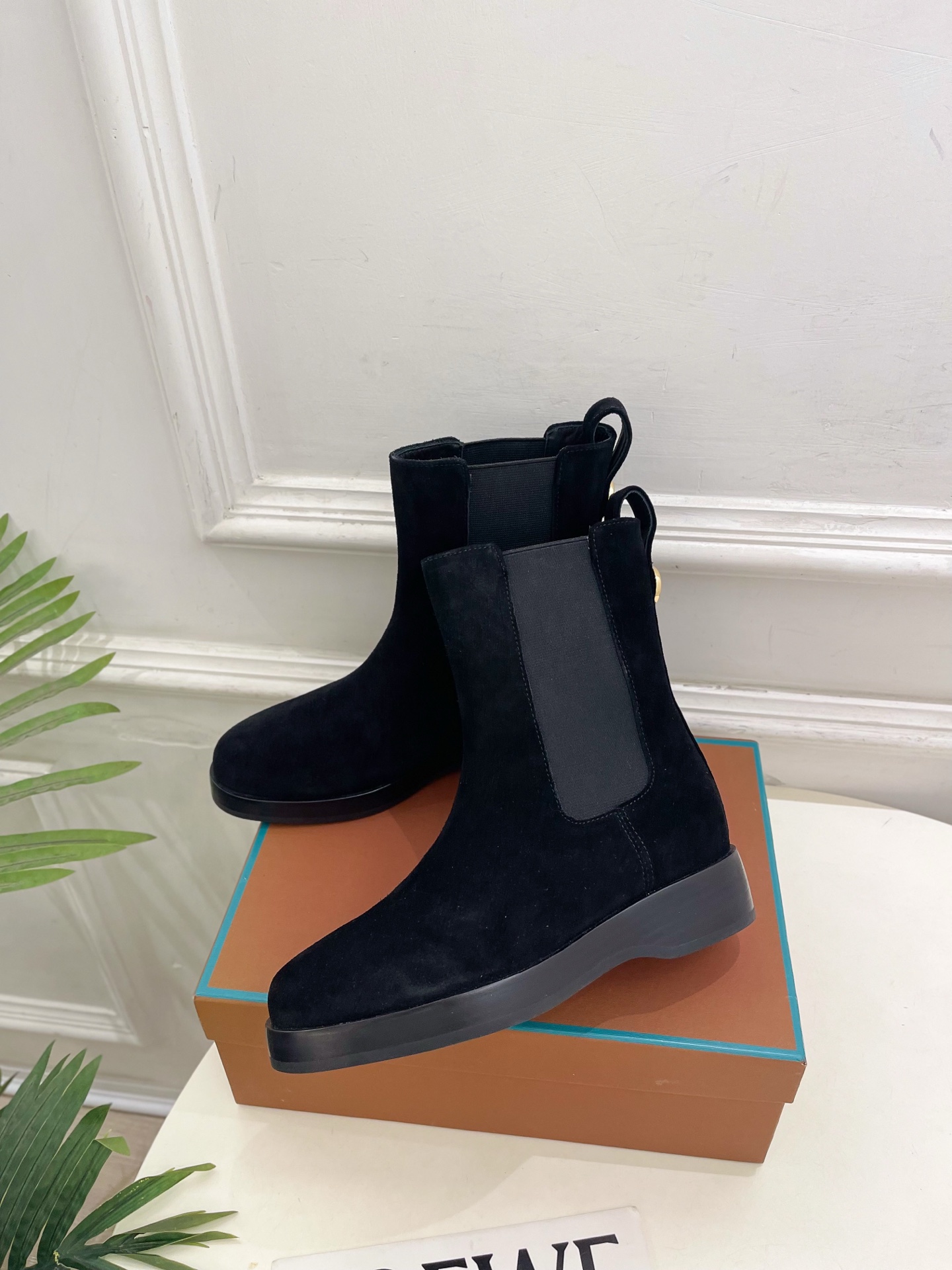 Loro Piana 乐悠翩雅 代购级别⚠️2026秋冬新品 复古简约切尔西短靴————————— LP是意大利顶级奢 Loro Piana 乐悠翩雅 代购级别⚠️2026秋冬新品 复古简约切尔西短靴————————— LP是意大利顶级奢