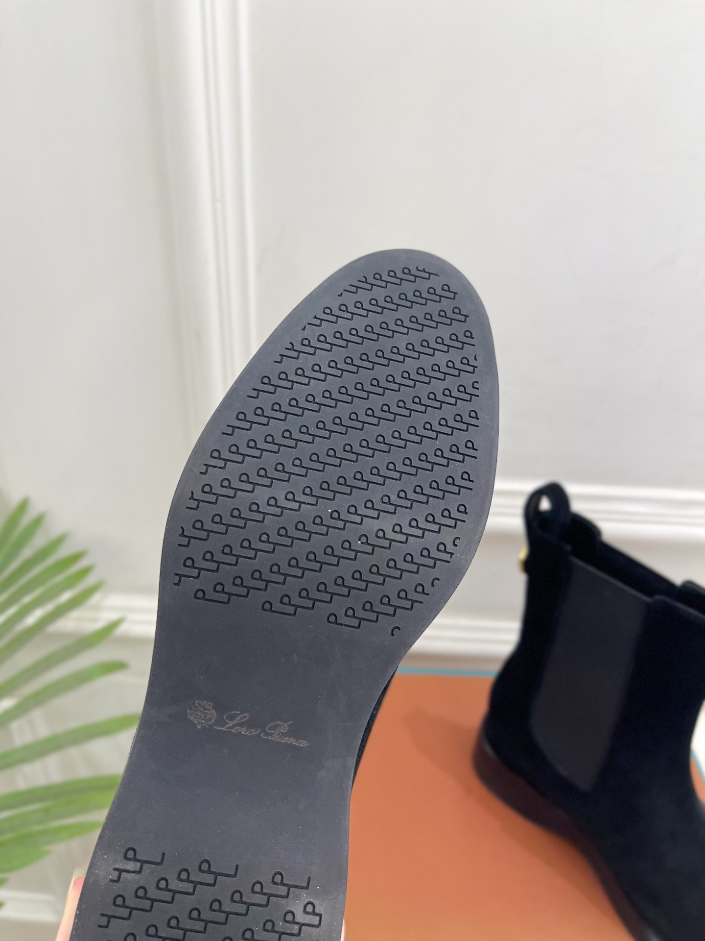 Loro Piana 乐悠翩雅 代购级别⚠️2026秋冬新品 复古简约切尔西短靴————————— LP是意大利顶级奢 Loro Piana 乐悠翩雅 代购级别⚠️2026秋冬新品 复古简约切尔西短靴————————— LP是意大利顶级奢