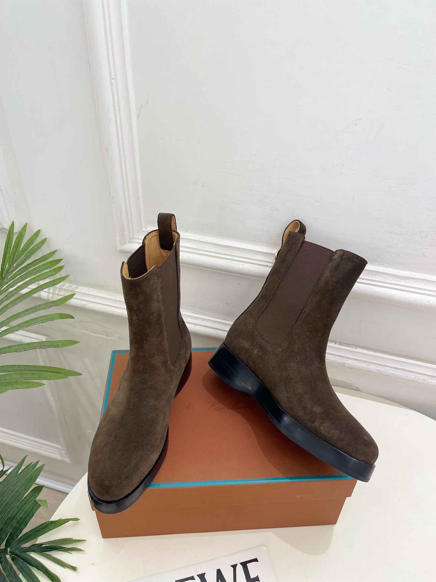 Loro Piana 乐悠翩雅 代购级别⚠️2026秋冬新品 复古简约切尔西短靴————————— LP是意大利顶级奢 Loro Piana 乐悠翩雅 代购级别⚠️2026秋冬新品 复古简约切尔西短靴————————— LP是意大利顶级奢