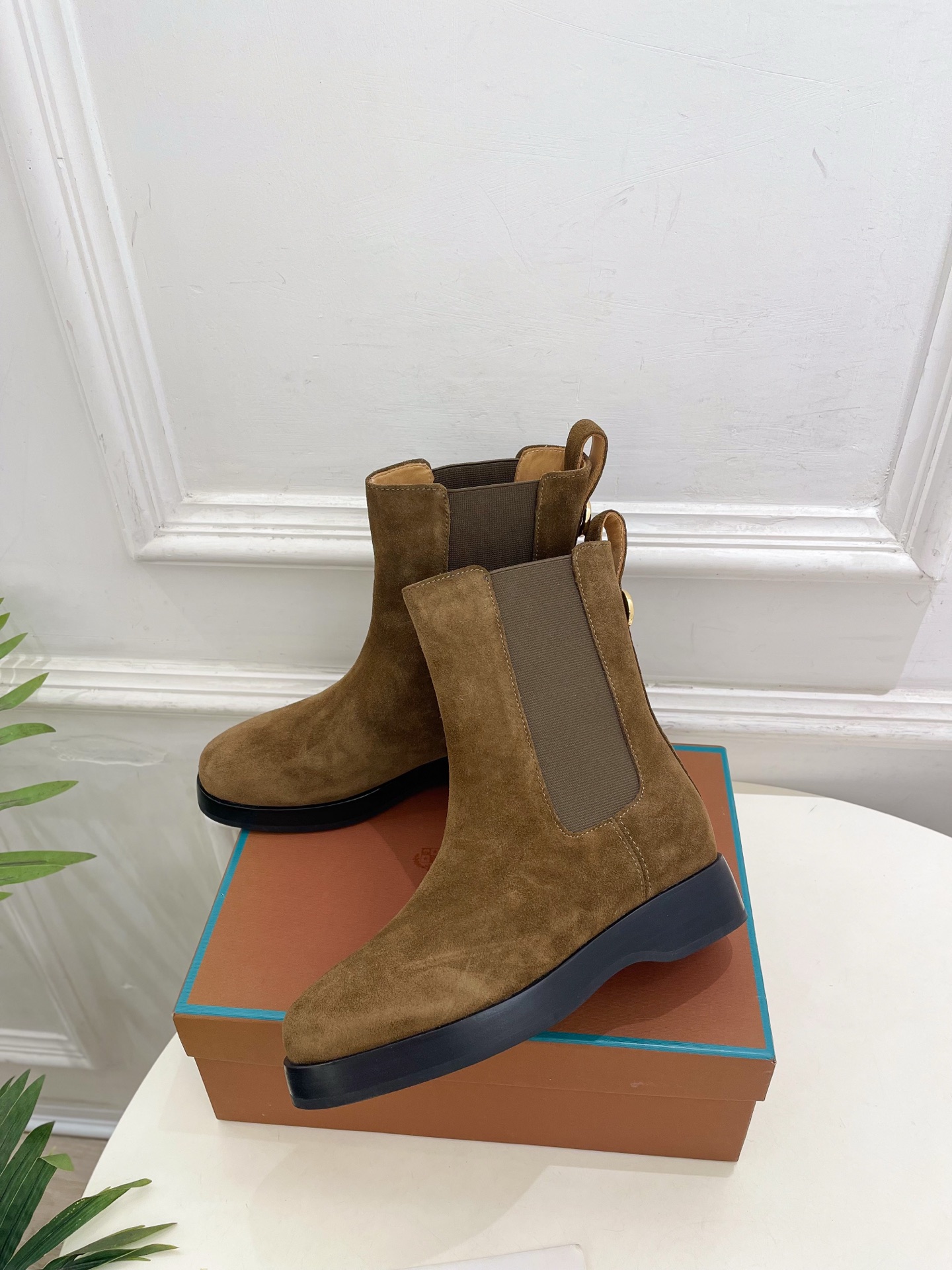 Loro Piana 乐悠翩雅 代购级别⚠️2026秋冬新品 复古简约切尔西短靴————————— LP是意大利顶级奢 Loro Piana 乐悠翩雅 代购级别⚠️2026秋冬新品 复古简约切尔西短靴————————— LP是意大利顶级奢