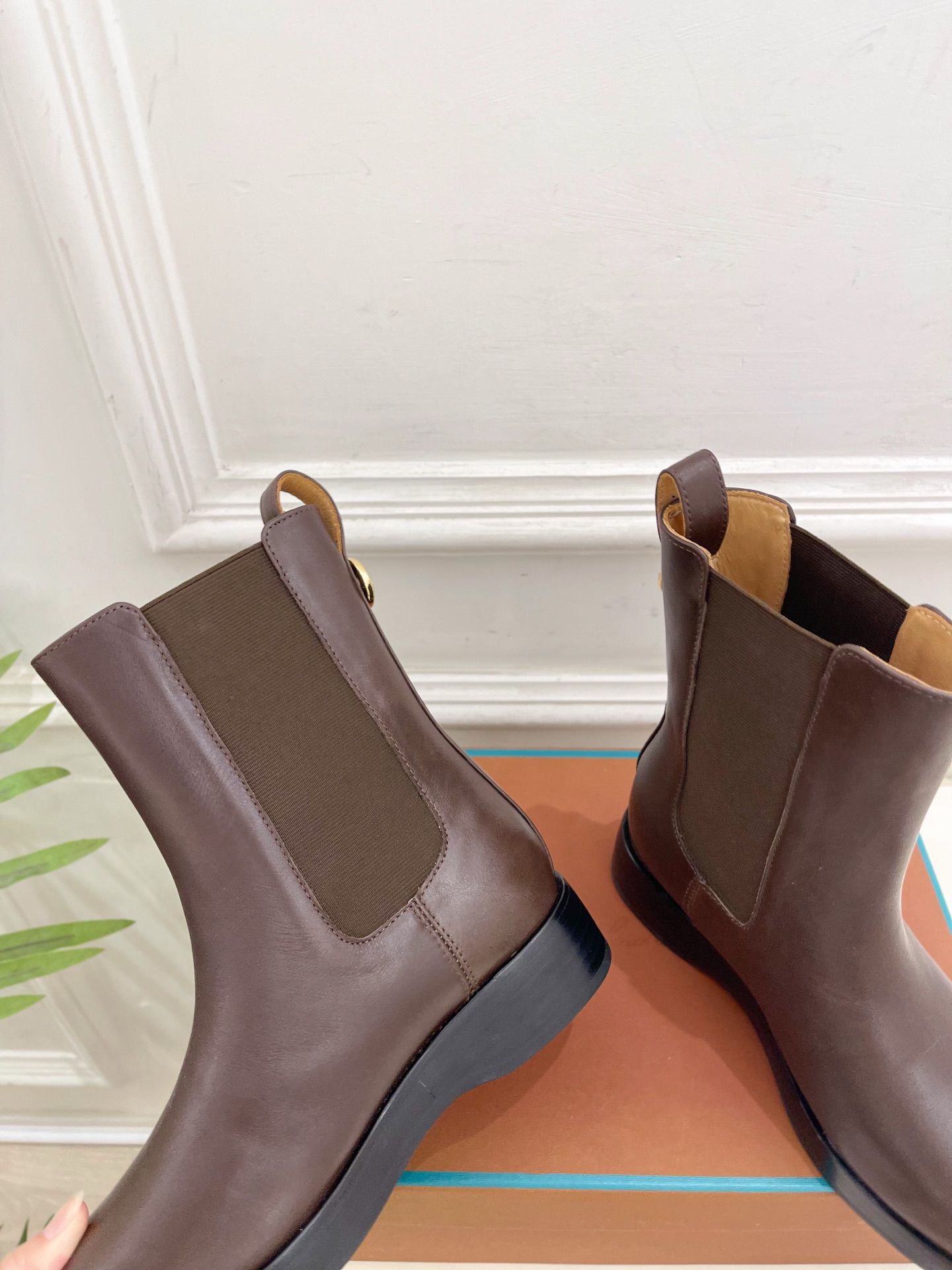 Loro Piana 乐悠翩雅 代购级别⚠️2026秋冬新品 复古简约切尔西短靴————————— LP是意大利顶级奢 Loro Piana 乐悠翩雅 代购级别⚠️2026秋冬新品 复古简约切尔西短靴————————— LP是意大利顶级奢