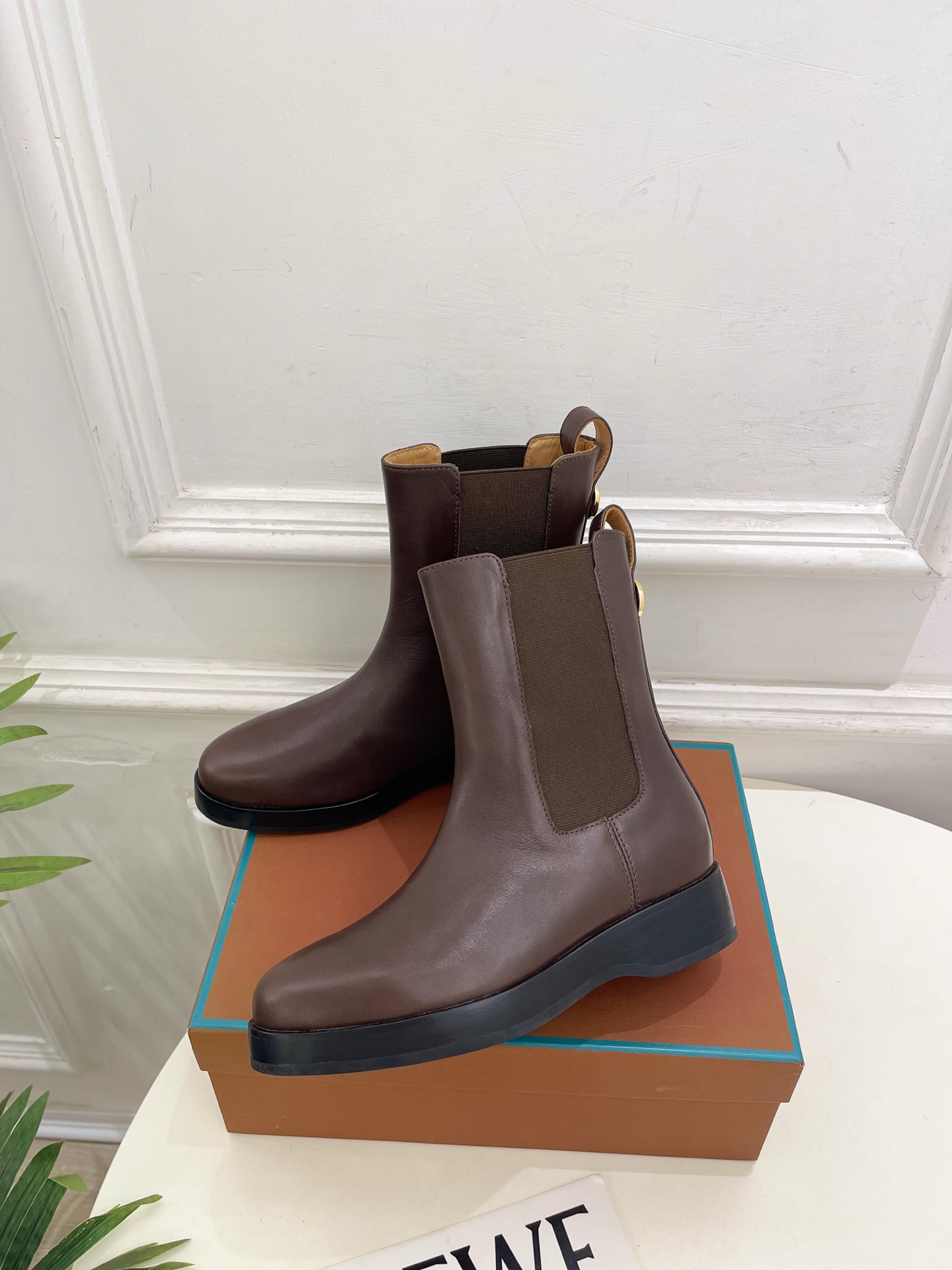 Loro Piana 乐悠翩雅 代购级别⚠️2026秋冬新品 复古简约切尔西短靴————————— LP是意大利顶级奢 Loro Piana 乐悠翩雅 代购级别⚠️2026秋冬新品 复古简约切尔西短靴————————— LP是意大利顶级奢