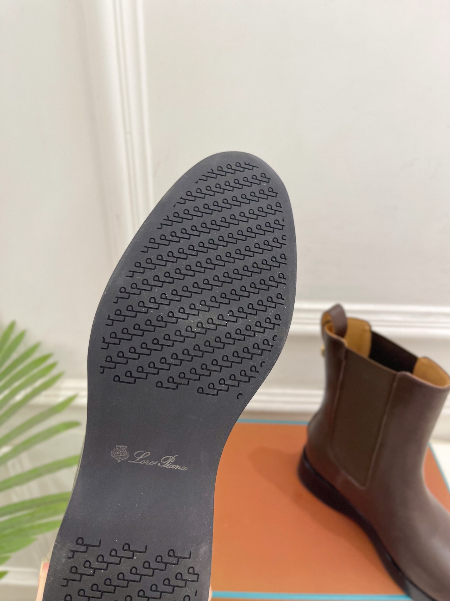 Loro Piana 乐悠翩雅 代购级别⚠️2026秋冬新品 复古简约切尔西短靴————————— LP是意大利顶级奢 Loro Piana 乐悠翩雅 代购级别⚠️2026秋冬新品 复古简约切尔西短靴————————— LP是意大利顶级奢