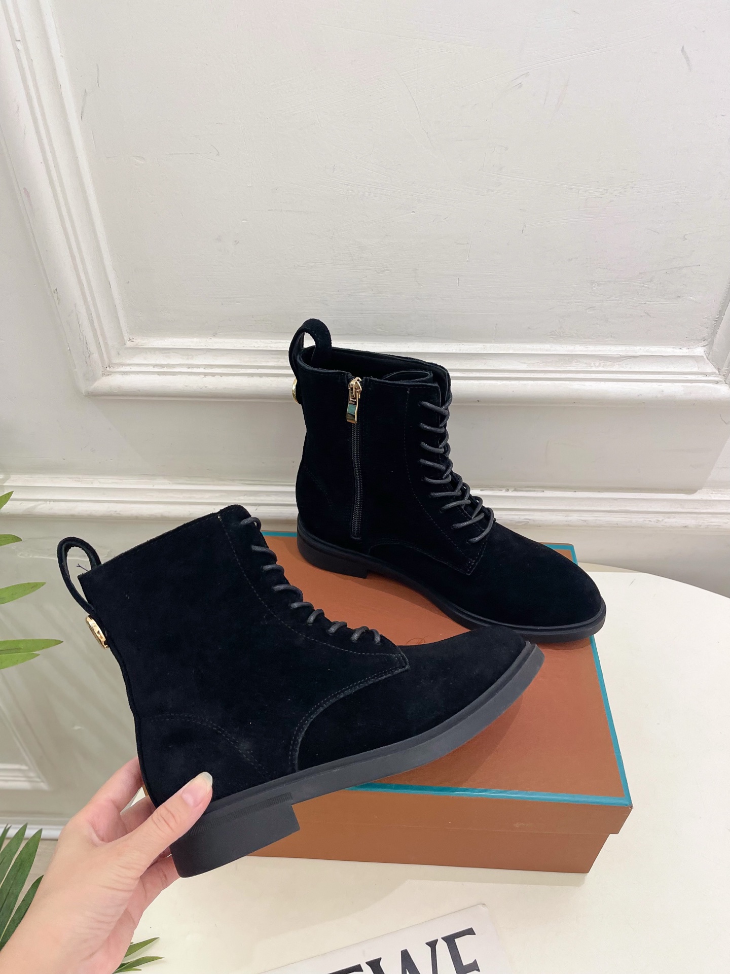 Loro Piana 乐悠翩雅 代购级别⚠️2026秋冬新品 复古简约系带内拉链马丁靴————————— LP是意大利 Loro Piana 乐悠翩雅 代购级别⚠️2026秋冬新品 复古简约系带内拉链马丁靴————————— LP是意大利