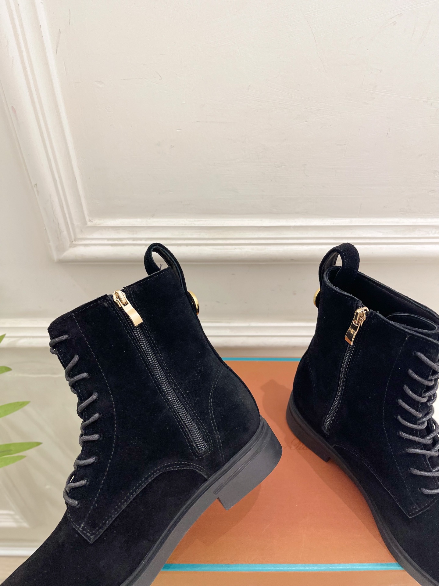 Loro Piana 乐悠翩雅 代购级别⚠️2026秋冬新品 复古简约系带内拉链马丁靴————————— LP是意大利 Loro Piana 乐悠翩雅 代购级别⚠️2026秋冬新品 复古简约系带内拉链马丁靴————————— LP是意大利