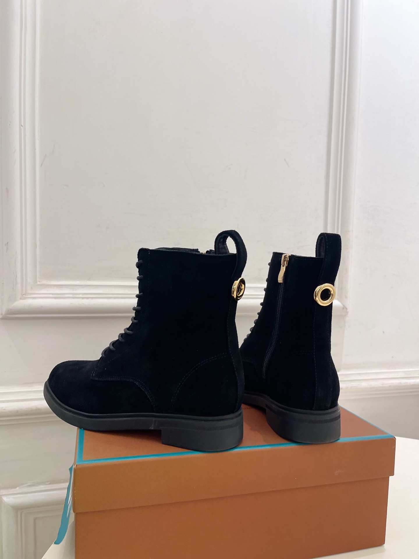 Loro Piana 乐悠翩雅 代购级别⚠️2026秋冬新品 复古简约系带内拉链马丁靴————————— LP是意大利 Loro Piana 乐悠翩雅 代购级别⚠️2026秋冬新品 复古简约系带内拉链马丁靴————————— LP是意大利