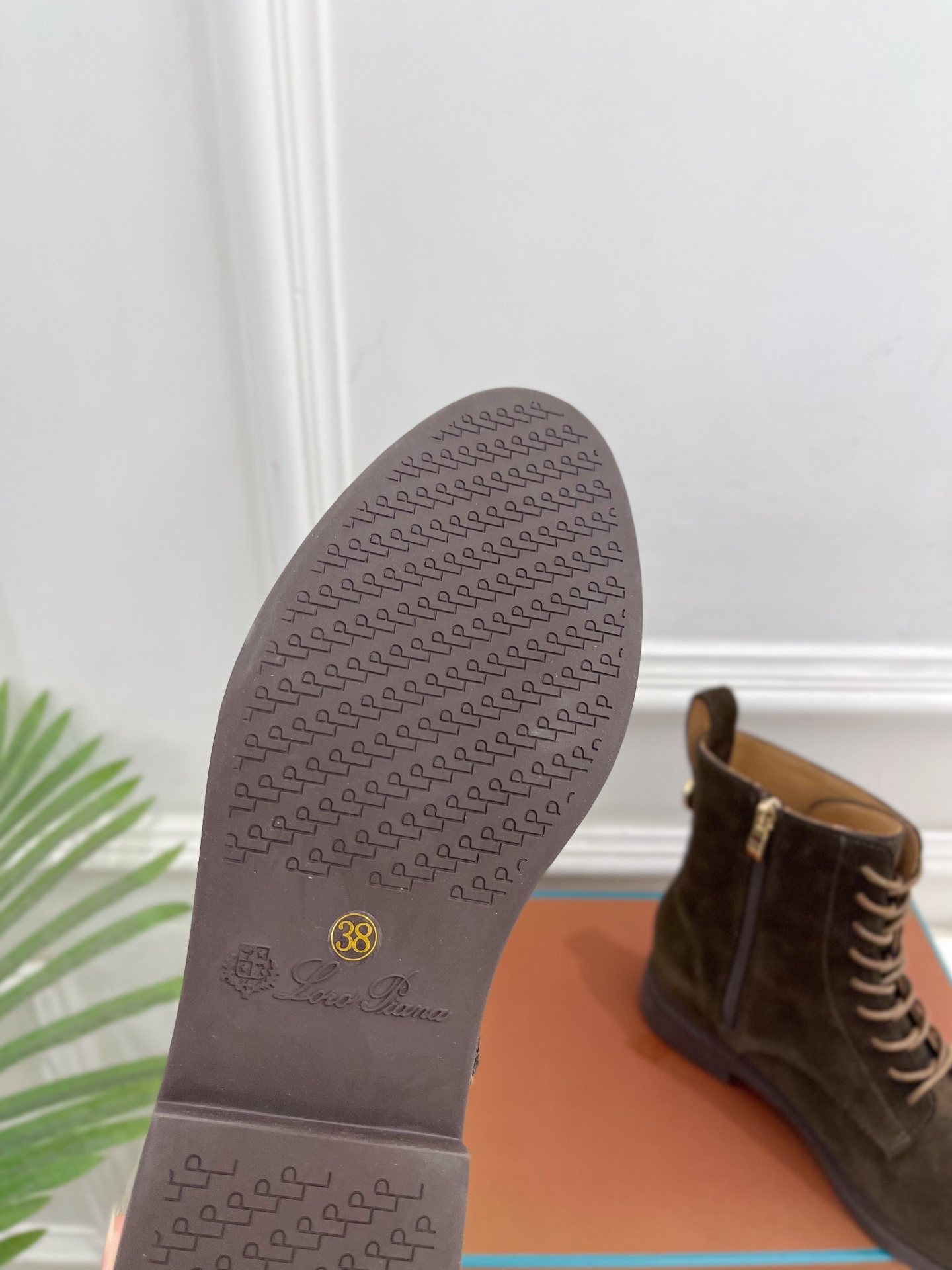 Loro Piana 乐悠翩雅 代购级别⚠️2026秋冬新品  复古简约系带内拉链马丁靴————————— LP是意大利