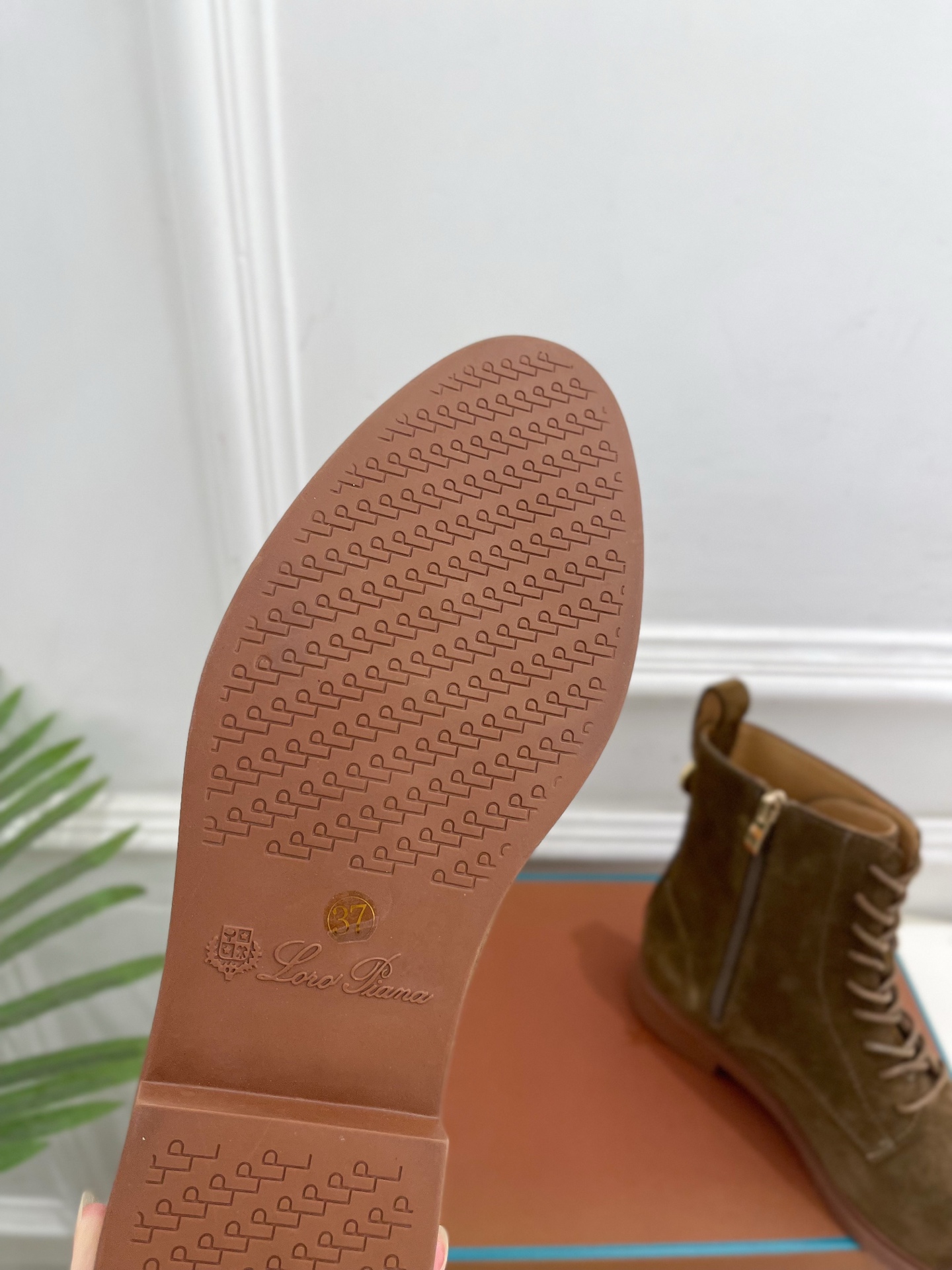Loro Piana 乐悠翩雅 代购级别⚠️2026秋冬新品 复古简约系带内拉链马丁靴————————— LP是意大利 Loro Piana 乐悠翩雅 代购级别⚠️2026秋冬新品 复古简约系带内拉链马丁靴————————— LP是意大利