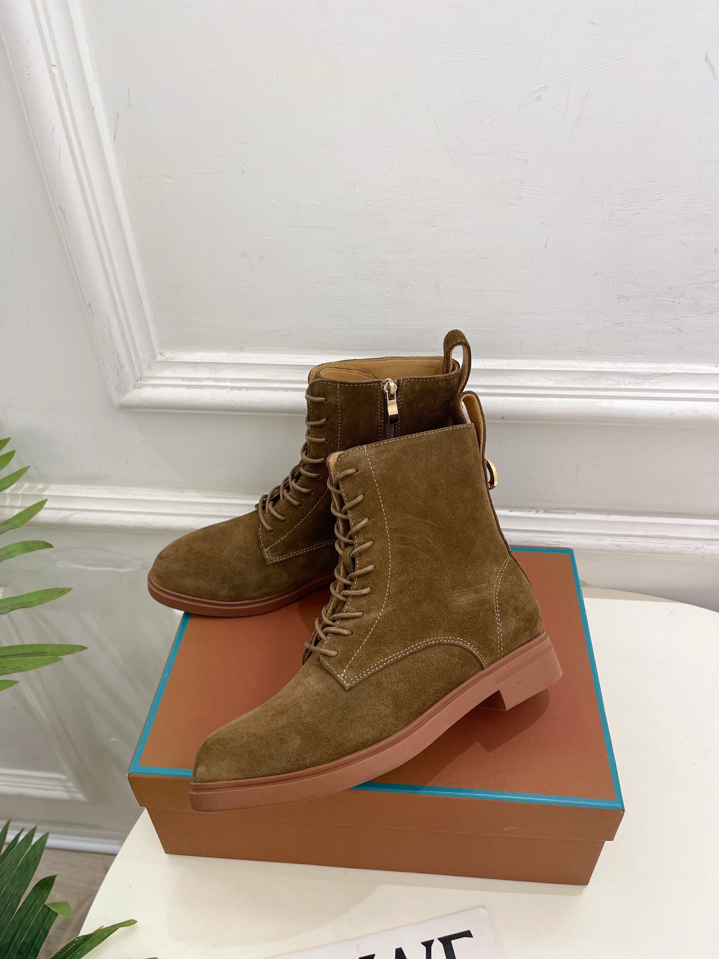 Loro Piana 乐悠翩雅 代购级别⚠️2026秋冬新品 复古简约系带内拉链马丁靴————————— LP是意大利 Loro Piana 乐悠翩雅 代购级别⚠️2026秋冬新品 复古简约系带内拉链马丁靴————————— LP是意大利