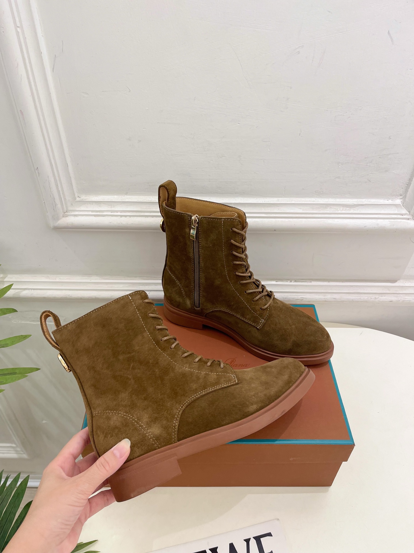 Loro Piana 乐悠翩雅 代购级别⚠️2026秋冬新品 复古简约系带内拉链马丁靴————————— LP是意大利 Loro Piana 乐悠翩雅 代购级别⚠️2026秋冬新品 复古简约系带内拉链马丁靴————————— LP是意大利