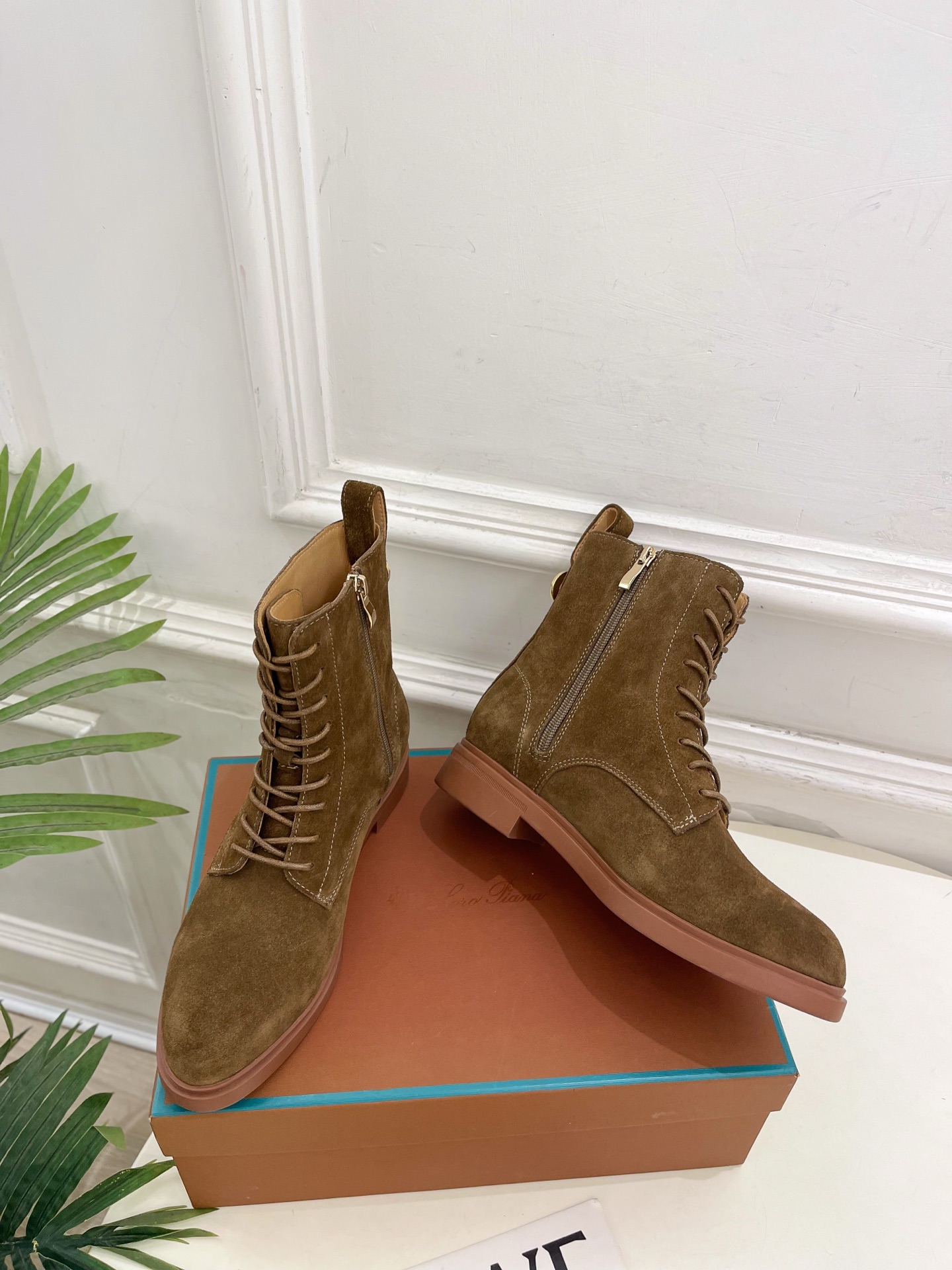 Loro Piana 乐悠翩雅 代购级别⚠️2026秋冬新品 复古简约系带内拉链马丁靴————————— LP是意大利 Loro Piana 乐悠翩雅 代购级别⚠️2026秋冬新品 复古简约系带内拉链马丁靴————————— LP是意大利
