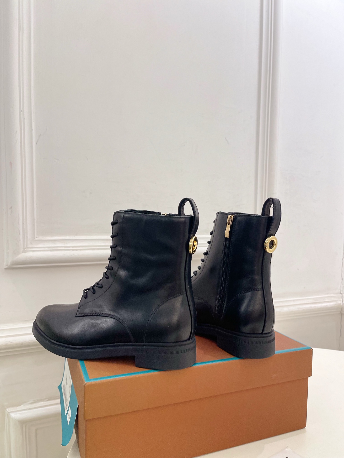Loro Piana 乐悠翩雅 代购级别⚠️2026秋冬新品  复古简约系带内拉链马丁靴————————— LP是意大利
