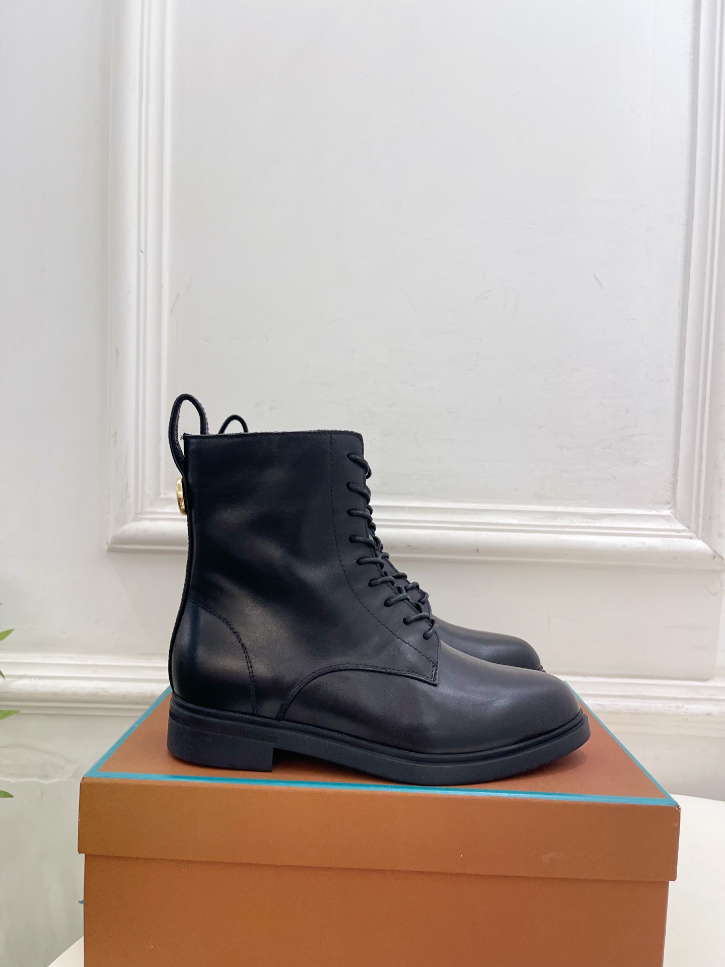 Loro Piana 乐悠翩雅 代购级别⚠️2026秋冬新品  复古简约系带内拉链马丁靴————————— LP是意大利
