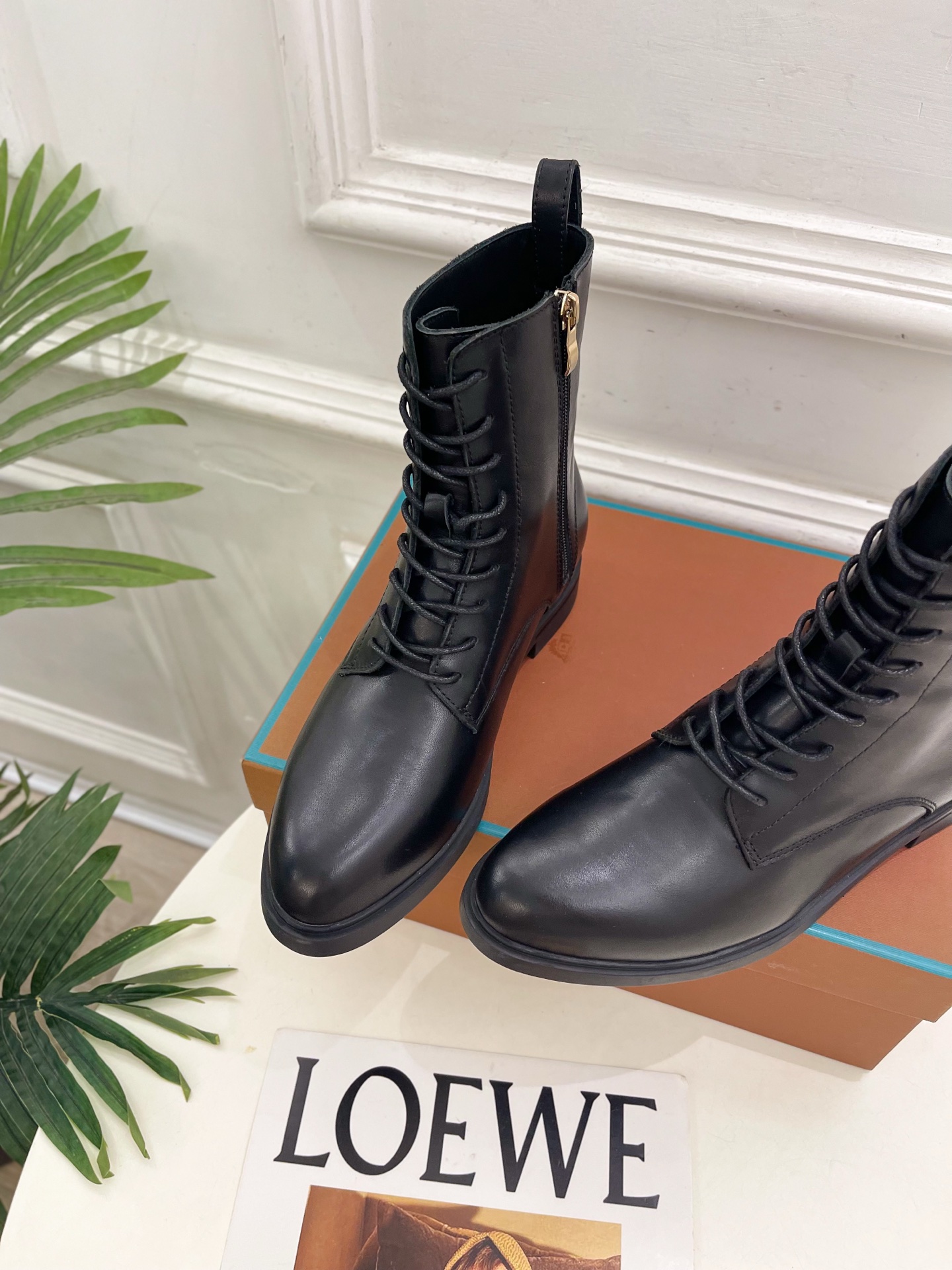Loro Piana 乐悠翩雅 代购级别⚠️2026秋冬新品  复古简约系带内拉链马丁靴————————— LP是意大利