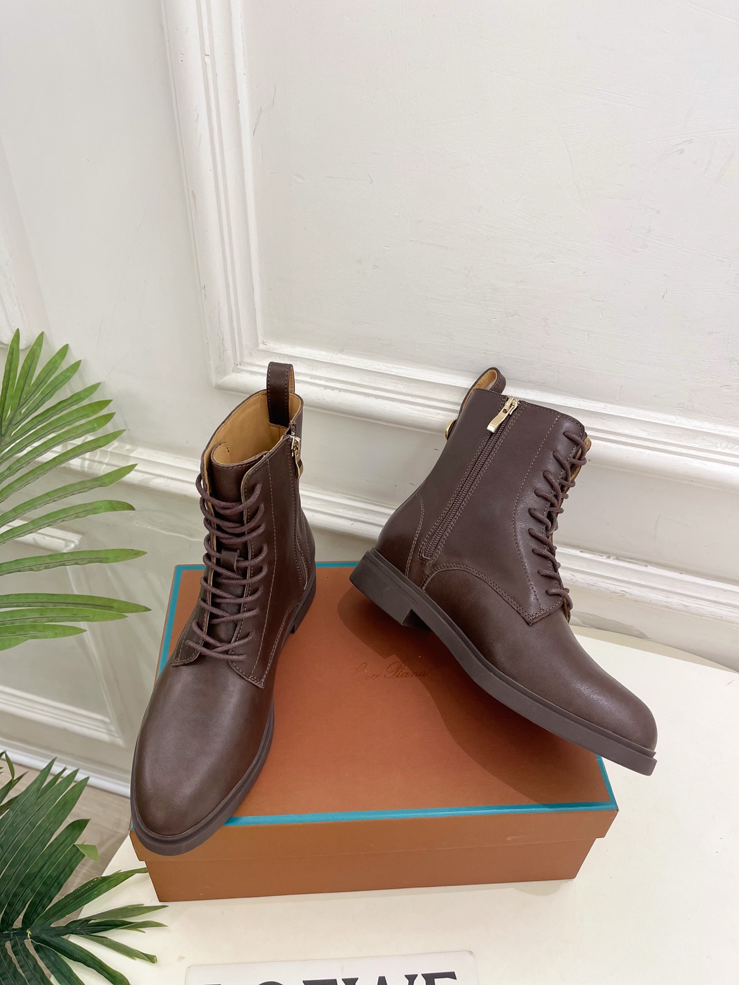 Loro Piana 乐悠翩雅 代购级别⚠️2026秋冬新品  复古简约系带内拉链马丁靴————————— LP是意大利