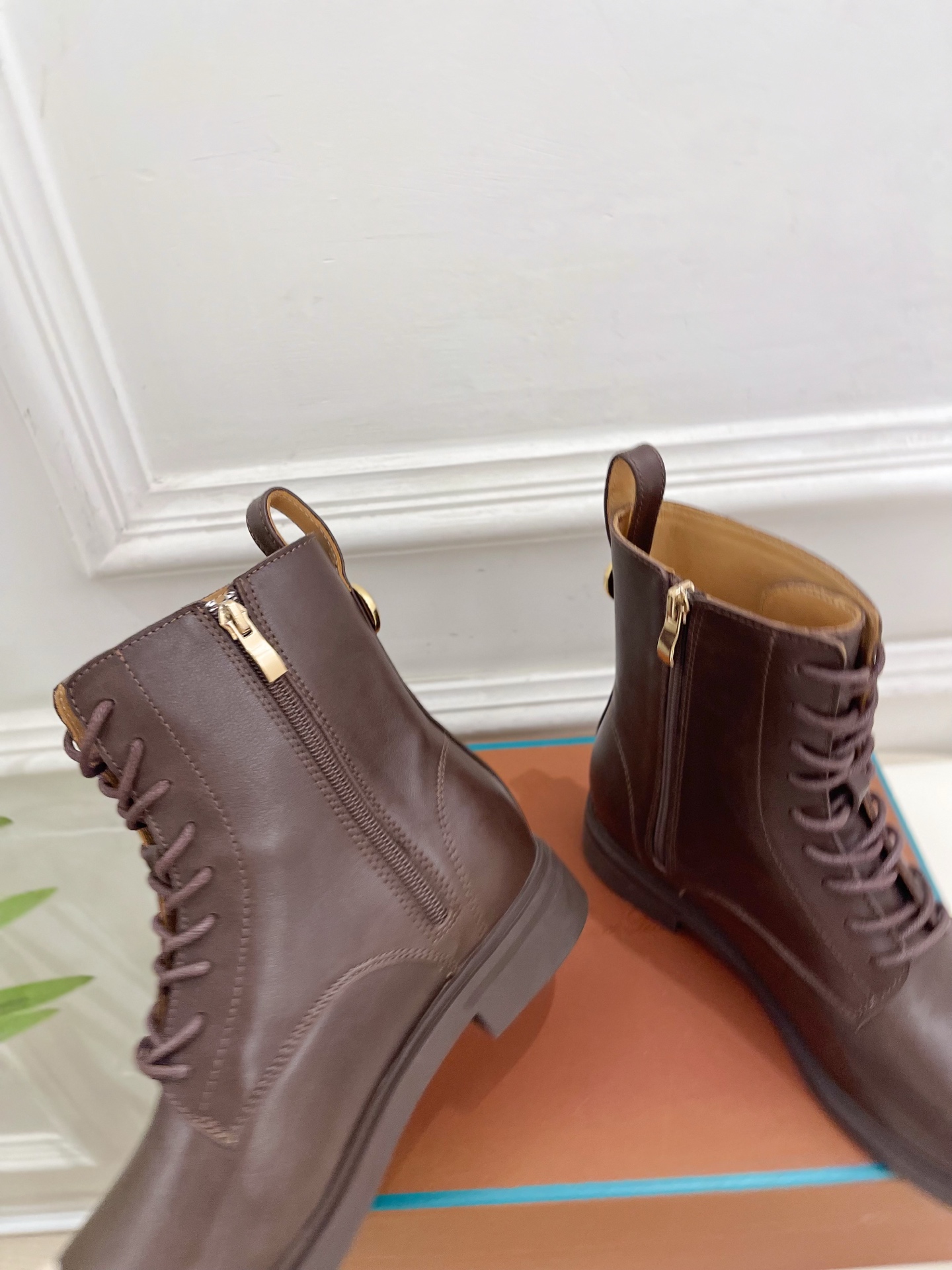 Loro Piana 乐悠翩雅 代购级别⚠️2026秋冬新品  复古简约系带内拉链马丁靴————————— LP是意大利