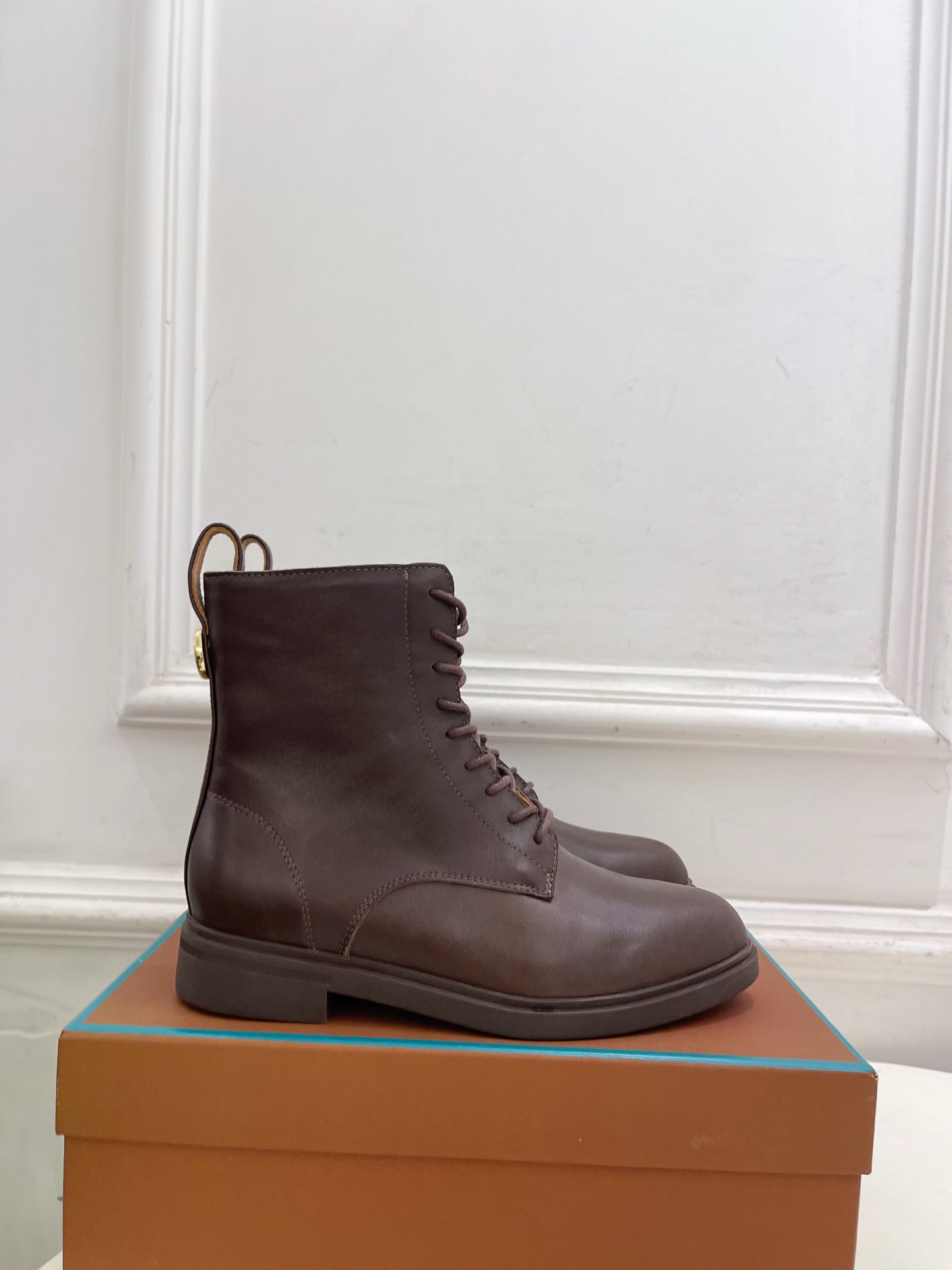 Loro Piana 乐悠翩雅 代购级别⚠️2026秋冬新品 复古简约系带内拉链马丁靴————————— LP是意大利 Loro Piana 乐悠翩雅 代购级别⚠️2026秋冬新品 复古简约系带内拉链马丁靴————————— LP是意大利
