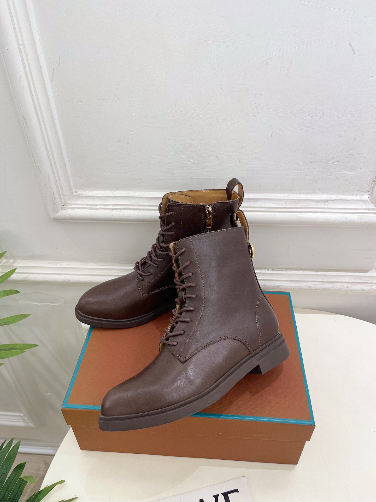 Loro Piana 乐悠翩雅 代购级别⚠️2026秋冬新品  复古简约系带内拉链马丁靴————————— LP是意大利