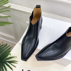 Maison Margiela· 马吉拉26𝐬𝐬 2026秋冬新品 MM6复古内增高尖头切尔西短靴———————— M Maison Margiela· 马吉拉26𝐬𝐬 2026秋冬新品 MM6复古内增高尖头切尔西短靴———————— M
