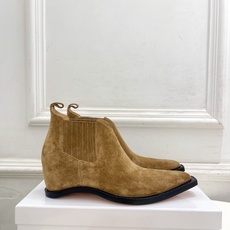 Maison Margiela· 马吉拉26𝐬𝐬 2026秋冬新品 MM6复古内增高尖头切尔西短靴———————— M Maison Margiela· 马吉拉26𝐬𝐬 2026秋冬新品 MM6复古内增高尖头切尔西短靴———————— M