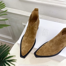 Maison Margiela· 马吉拉26𝐬𝐬 2026秋冬新品 MM6复古内增高尖头切尔西短靴———————— M Maison Margiela· 马吉拉26𝐬𝐬 2026秋冬新品 MM6复古内增高尖头切尔西短靴———————— M