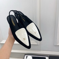 𝐂𝐇𝐀𝐍𝐄𝐋 | 小香 26𝐬𝐬 🦋2026 秋冬新品 专柜经典走秀款 小香双C拼色尖头平底凉鞋 单鞋 系列上新〰 𝐂𝐇𝐀𝐍𝐄𝐋 | 小香 26𝐬𝐬 🦋2026 秋冬新品 专柜经典走秀款 小香双C拼色尖头平底凉鞋 单鞋 系列上新〰