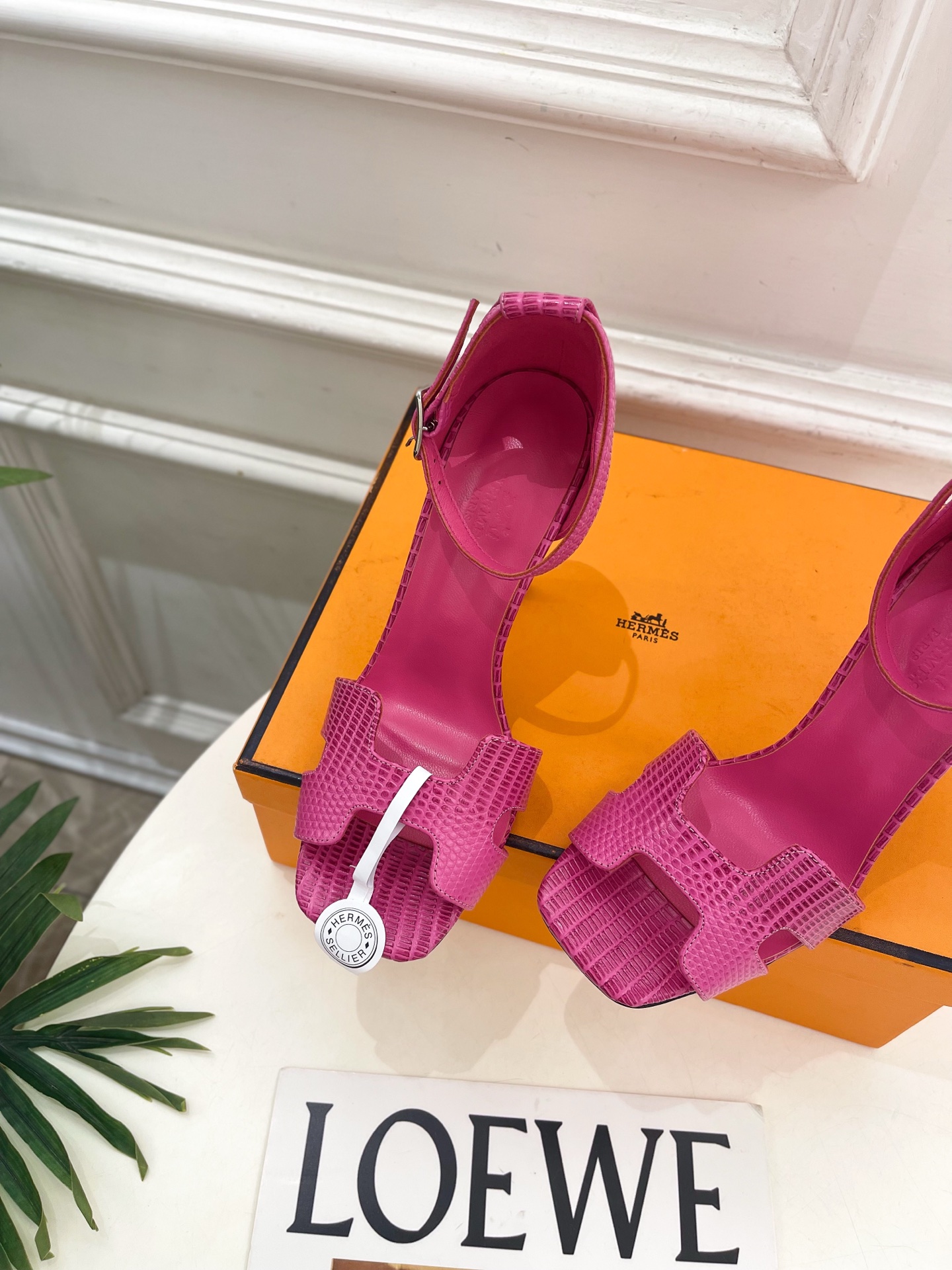 🐎𝐇𝐄𝐑𝐌𝐄* 爱玛仕 26𝐬𝐬  🌈2026新品 专柜新款 经典H型高跟凉鞋系列〰 ◽鞋面：原版特定制皮面 ◽️ 内里