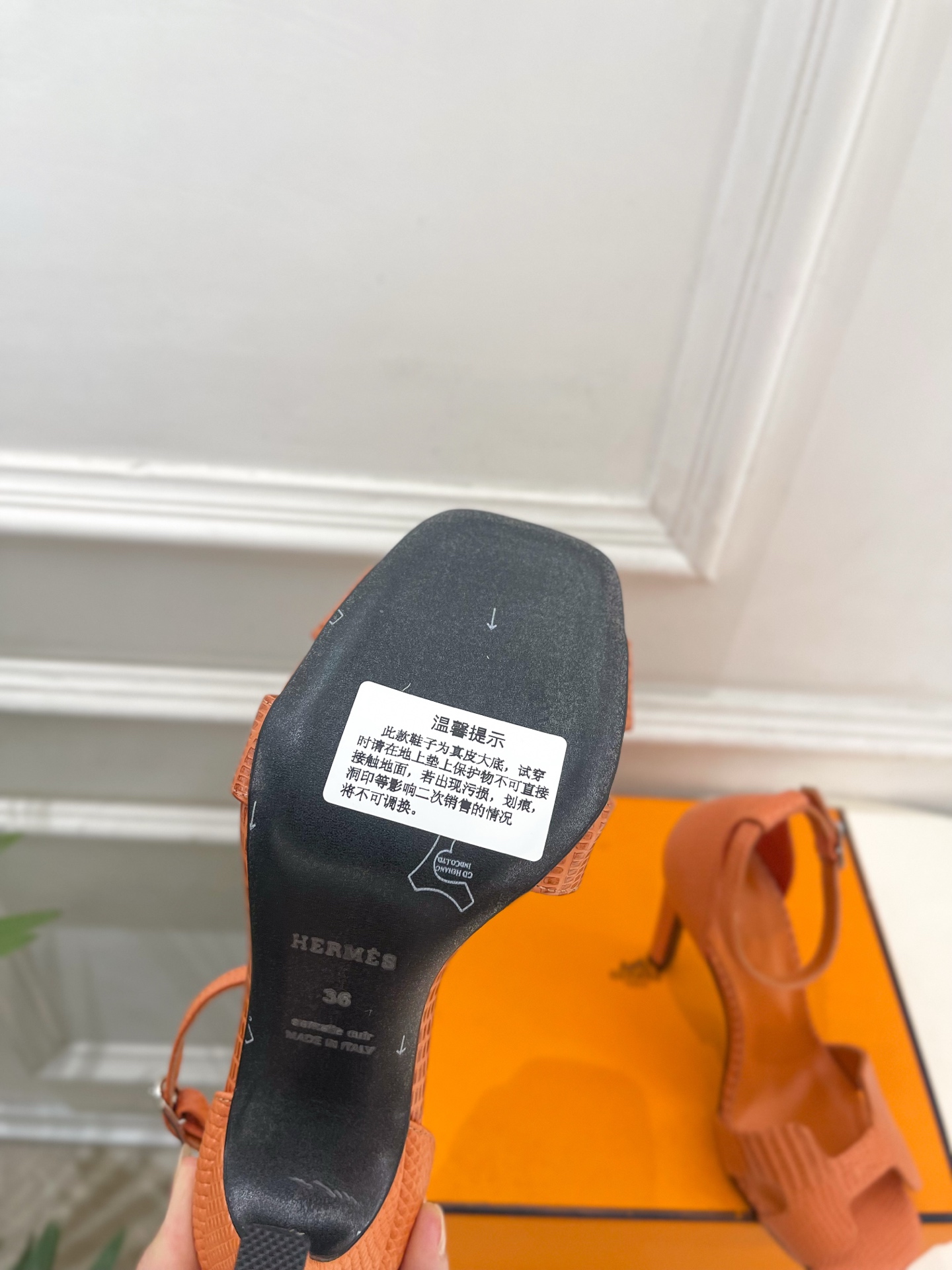 🐎𝐇𝐄𝐑𝐌𝐄* 爱玛仕 26𝐬𝐬  🌈2026新品 专柜新款 经典H型高跟凉鞋系列〰 ◽鞋面：原版特定制皮面 ◽️ 内里