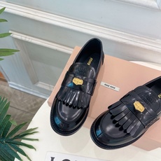 Miu Miu | 缪缪 26𝐬𝐬 🖤专柜主打最新秀款 2026秋冬新品 复古金币流苏休闲乐福鞋 火爆上新! 🍒BS缪 Miu Miu | 缪缪 26𝐬𝐬 🖤专柜主打最新秀款 2026秋冬新品 复古金币流苏休闲乐福鞋 火爆上新! 🍒BS缪