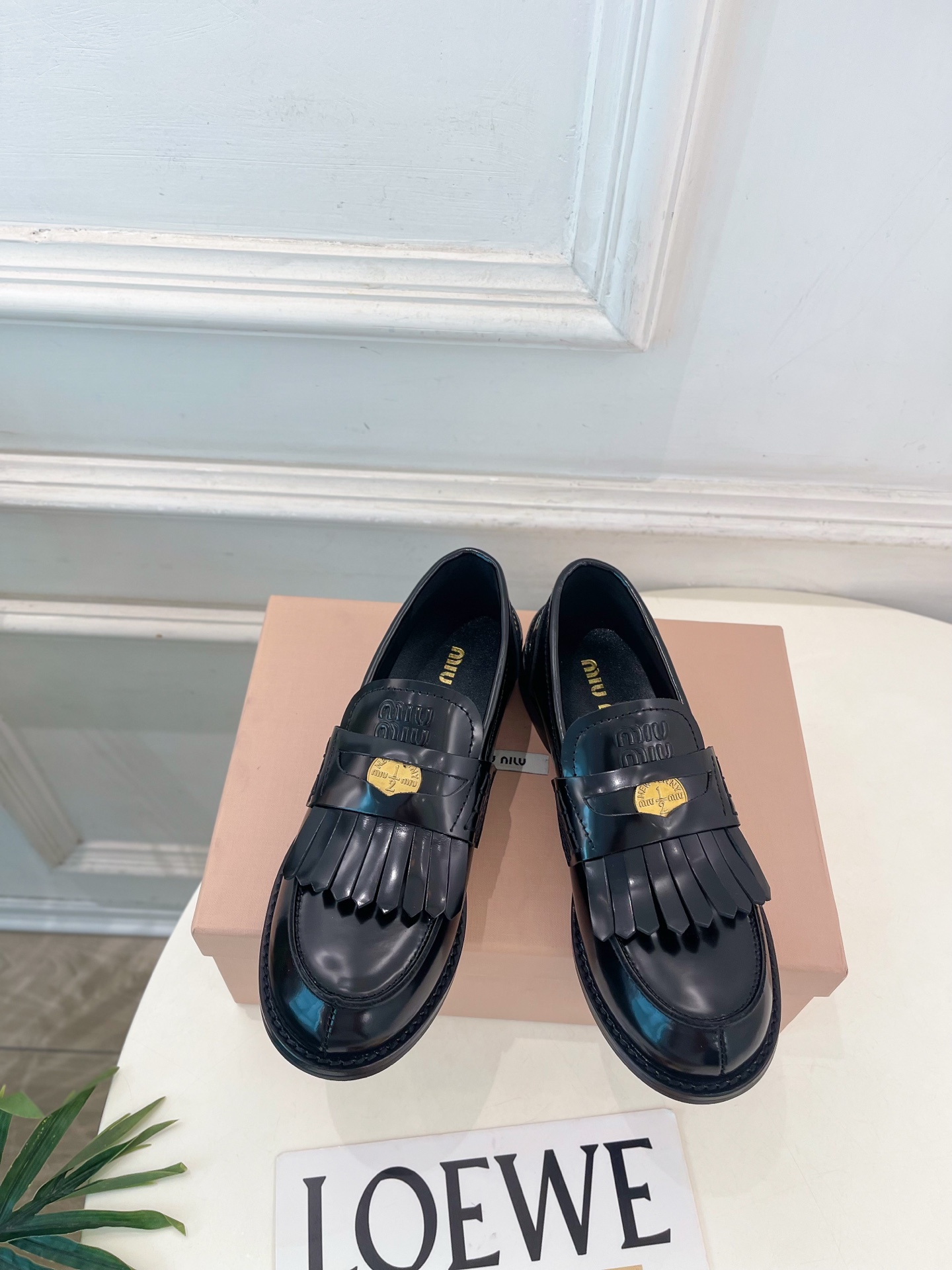 Miu Miu | 缪缪 26𝐬𝐬 🖤专柜主打最新秀款 2026秋冬新品 复古金币流苏休闲乐福鞋 火爆上新! 🍒BS缪 Miu Miu | 缪缪 26𝐬𝐬 🖤专柜主打最新秀款 2026秋冬新品 复古金币流苏休闲乐福鞋 火爆上新! 🍒BS缪
