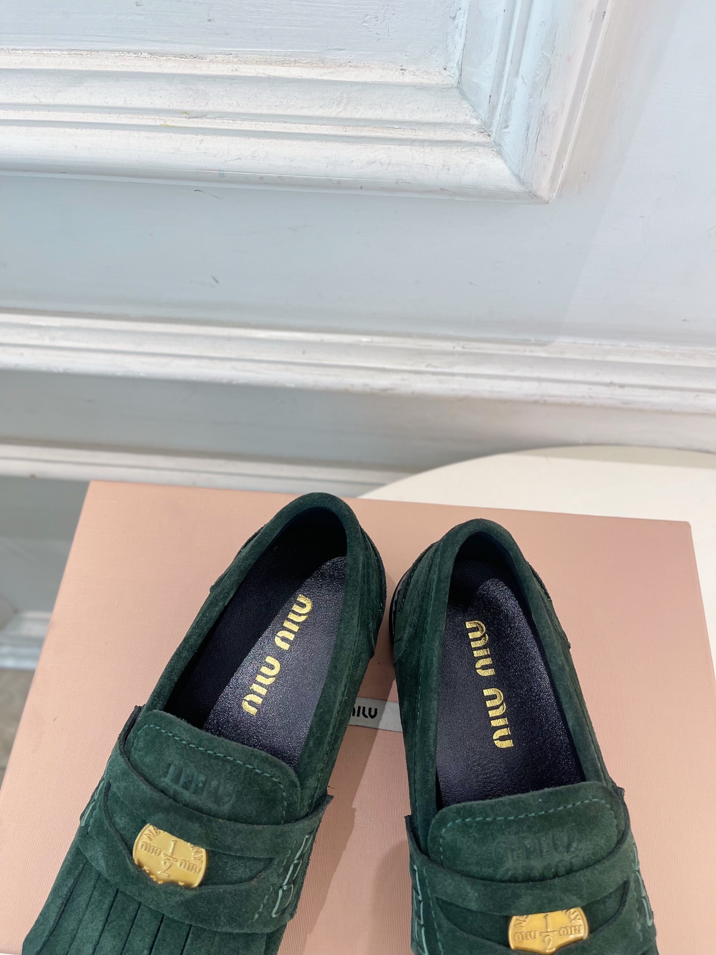 Miu Miu | 缪缪 26𝐬𝐬 🖤专柜主打最新秀款 2026秋冬新品 复古金币流苏休闲乐福鞋 火爆上新! 🍒BS缪 Miu Miu | 缪缪 26𝐬𝐬 🖤专柜主打最新秀款 2026秋冬新品 复古金币流苏休闲乐福鞋 火爆上新! 🍒BS缪
