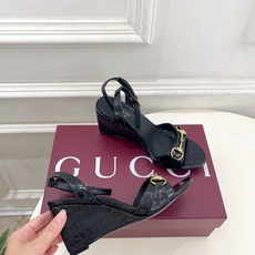 Gucci | 古驰 26𝐬𝐬 ⭐️ G家 主打系列终于面世,狠货值得期待!原有的经典 创造新设计 ✨ ❥2026 Gucci | 古驰 26𝐬𝐬 ⭐️ G家 主打系列终于面世,狠货值得期待!原有的经典 创造新设计 ✨ ❥2026
