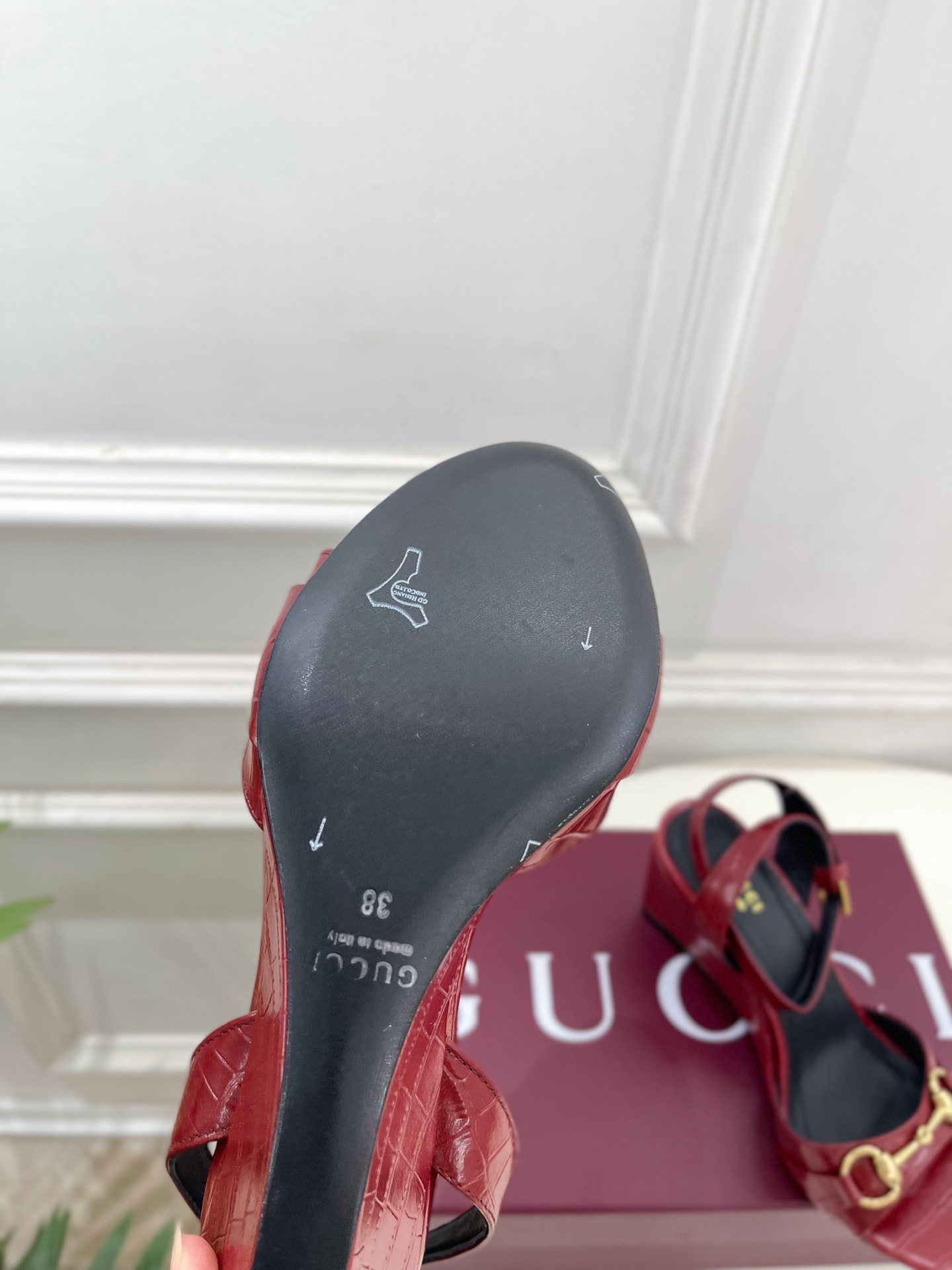 Gucci |  古驰  26𝐬𝐬  ⭐️ G家 主打系列终于面世，狠货值得期待！原有的经典 创造新设计 ✨ ❥2026