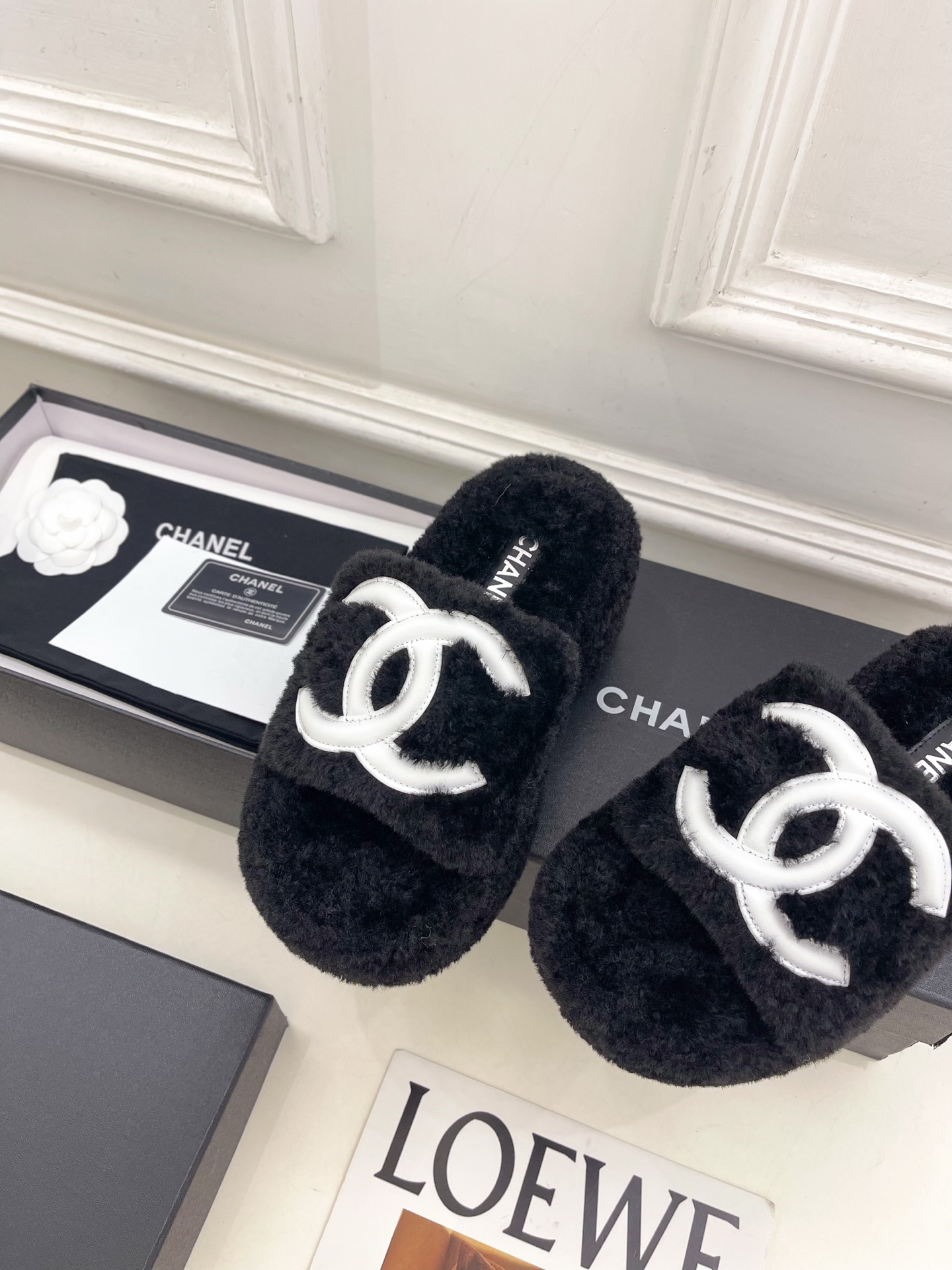 𝐂𝐇𝐀𝐍𝐄𝐋  | 小香  26𝐬𝐬  🦋2026 秋冬新品 专柜经典走秀款 小香大双C松糕厚底毛毛拖 系列上新〰 🍬 