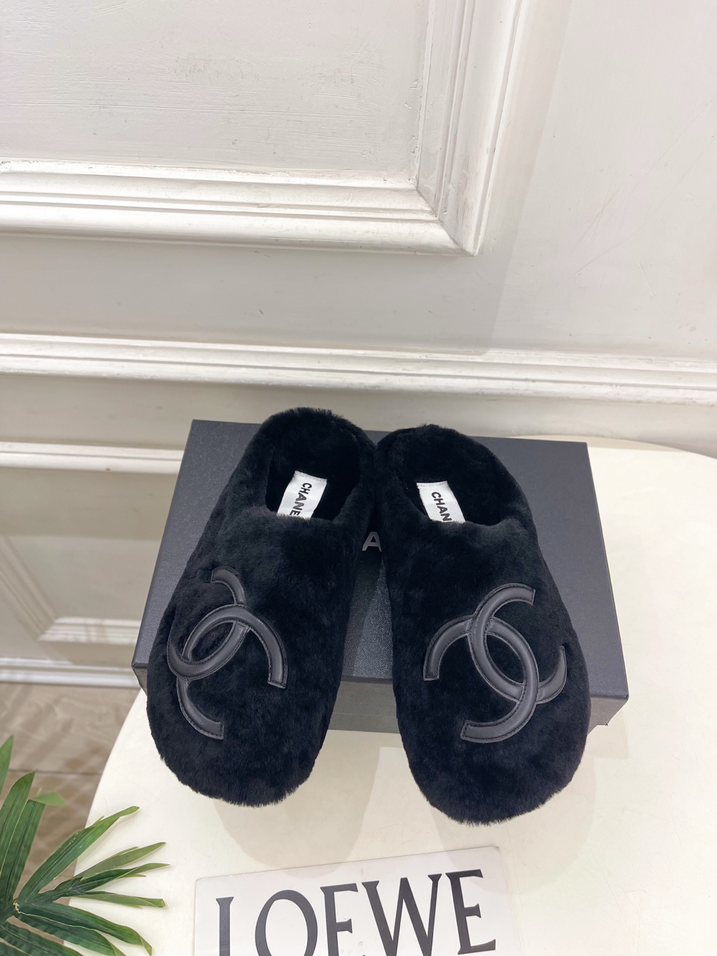 𝐂𝐇𝐀𝐍𝐄𝐋 | 小香 26𝐬𝐬 🦋2026 秋冬新品 专柜经典走秀款 小香大双C懒人毛毛穆勒拖 系列上新〰 🍬 𝐂𝐇𝐀𝐍𝐄𝐋 | 小香 26𝐬𝐬 🦋2026 秋冬新品 专柜经典走秀款 小香大双C懒人毛毛穆勒拖 系列上新〰 🍬