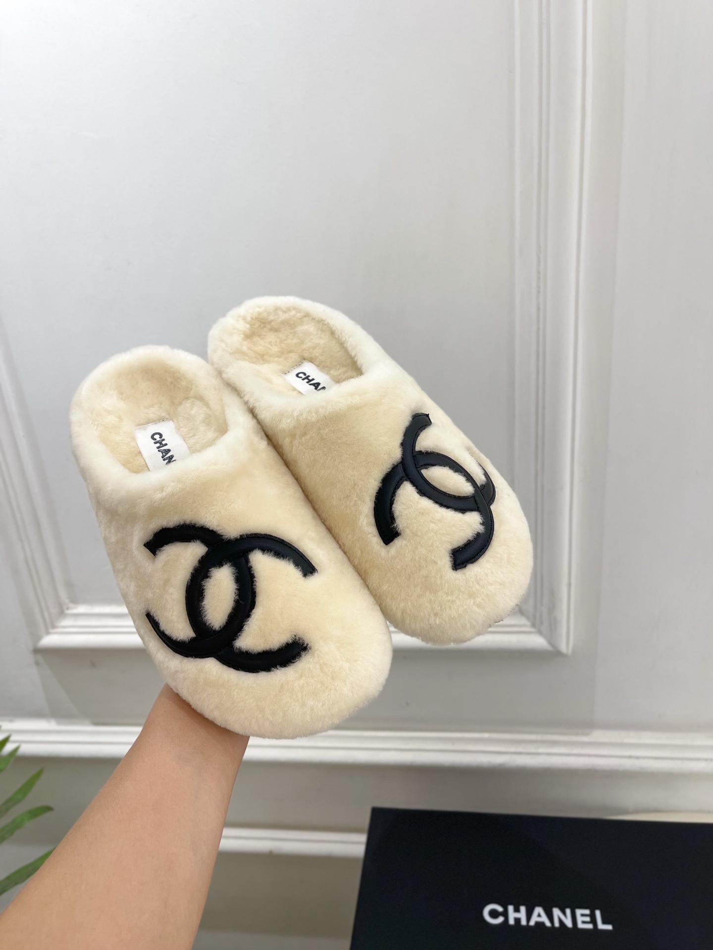 𝐂𝐇𝐀𝐍𝐄𝐋  | 小香  26𝐬𝐬  🦋2026 秋冬新品 专柜经典走秀款 小香大双C懒人毛毛穆勒拖 系列上新〰 🍬 