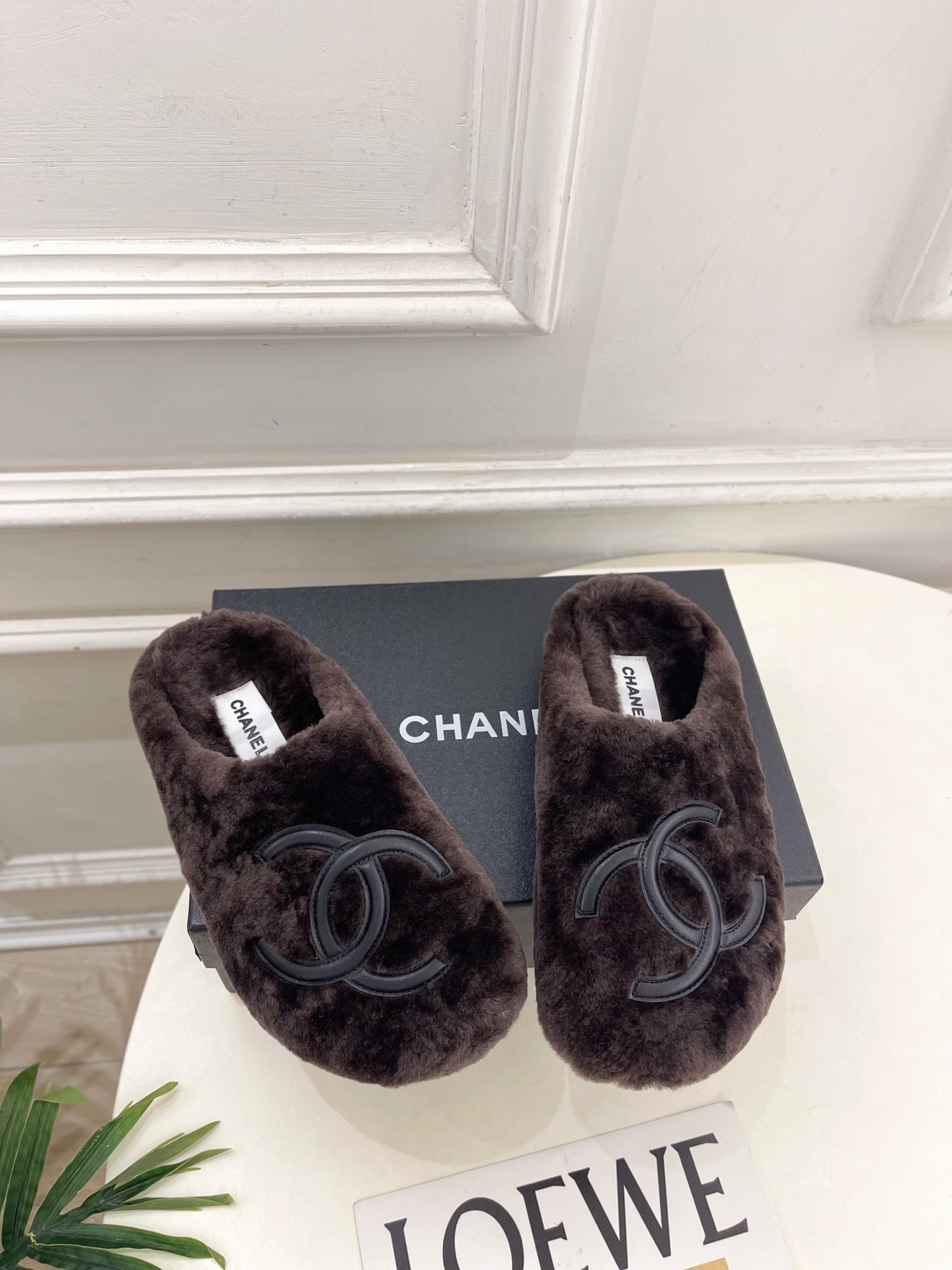 𝐂𝐇𝐀𝐍𝐄𝐋 | 小香 26𝐬𝐬 🦋2026 秋冬新品 专柜经典走秀款 小香大双C懒人毛毛穆勒拖 系列上新〰 🍬 𝐂𝐇𝐀𝐍𝐄𝐋 | 小香 26𝐬𝐬 🦋2026 秋冬新品 专柜经典走秀款 小香大双C懒人毛毛穆勒拖 系列上新〰 🍬