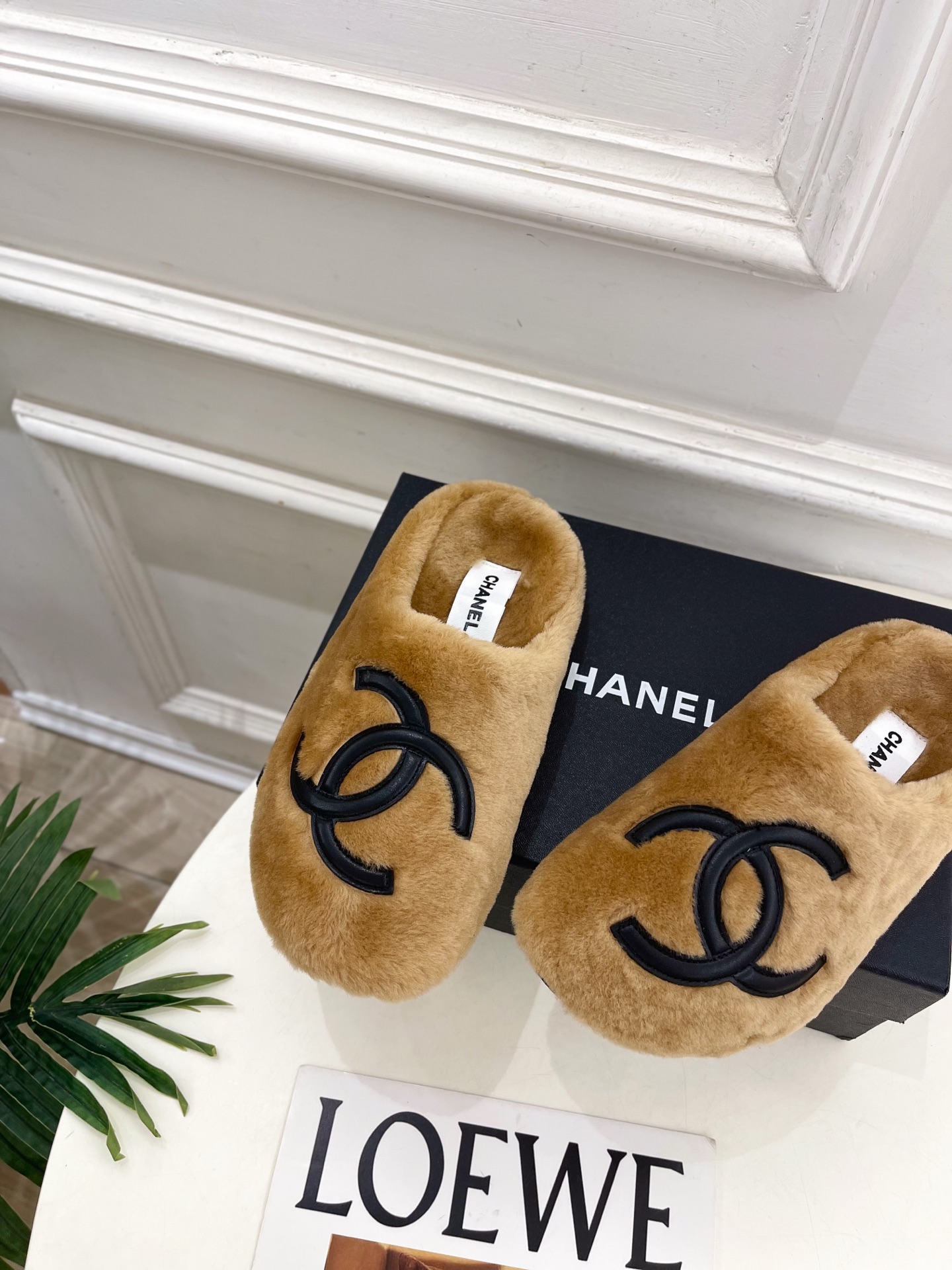 𝐂𝐇𝐀𝐍𝐄𝐋  | 小香  26𝐬𝐬  🦋2026 秋冬新品 专柜经典走秀款 小香大双C懒人毛毛穆勒拖 系列上新〰 🍬 