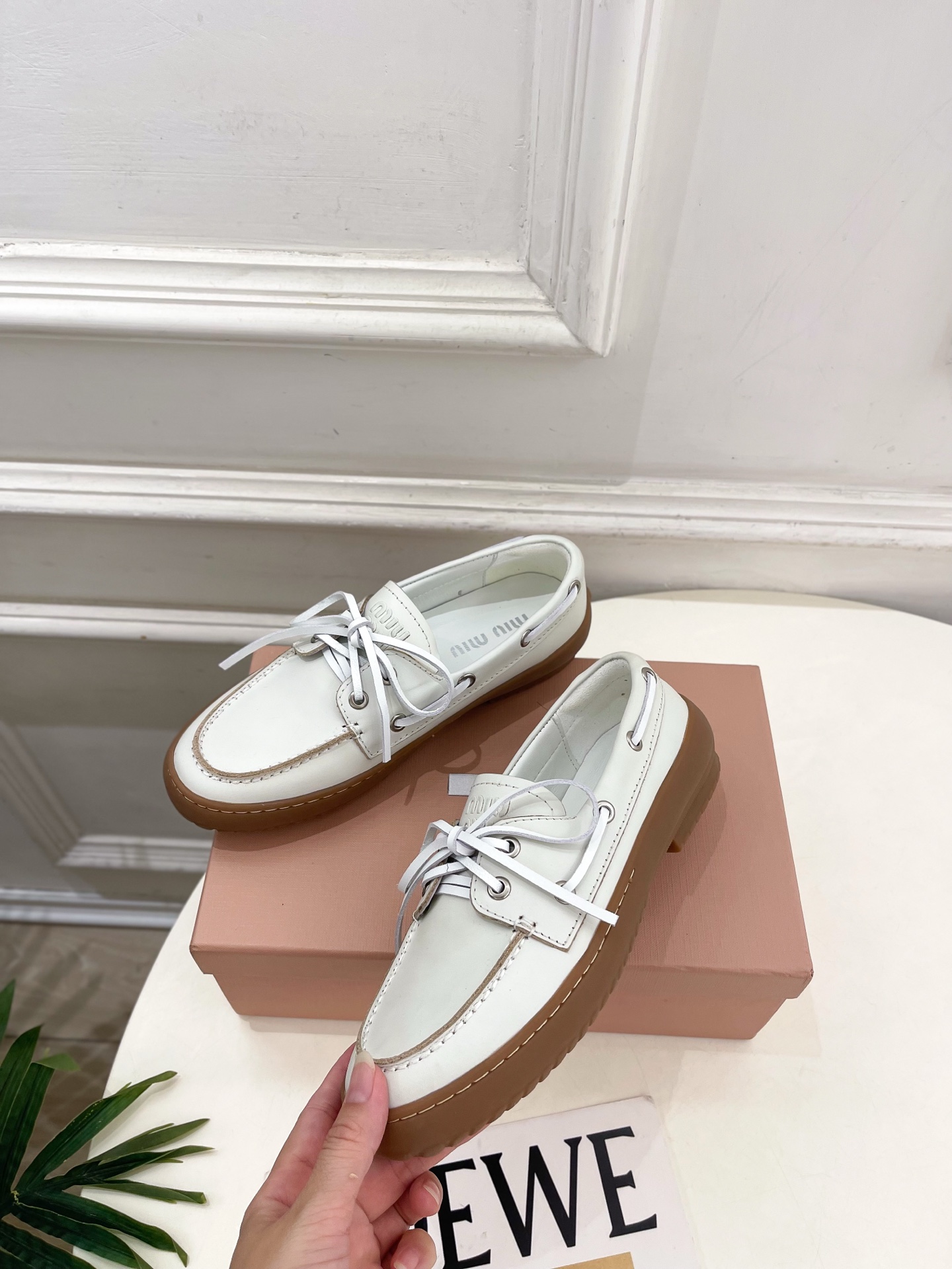 Miu Miu | 缪缪 26𝐬𝐬 🖤2026秋冬新品 专柜主打最新走秀款 miumiu复古风系带休闲乐福鞋 火爆上新 Miu Miu | 缪缪 26𝐬𝐬 🖤2026秋冬新品 专柜主打最新走秀款 miumiu复古风系带休闲乐福鞋 火爆上新