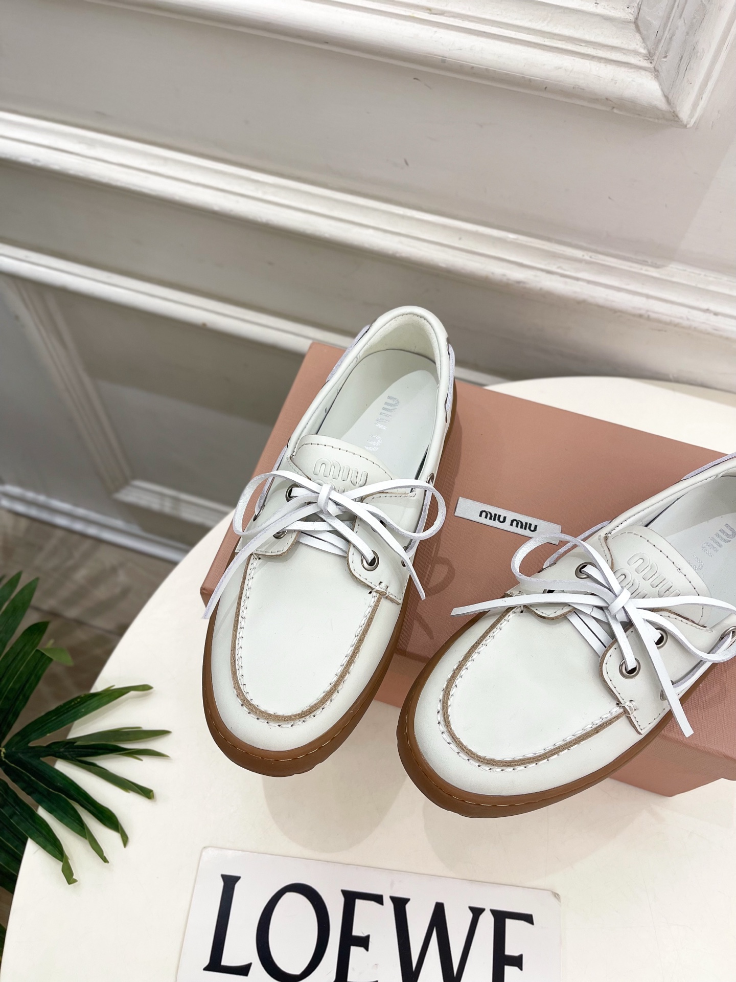 Miu Miu | 缪缪 26𝐬𝐬 🖤2026秋冬新品 专柜主打最新走秀款 miumiu复古风系带休闲乐福鞋 火爆上新 Miu Miu | 缪缪 26𝐬𝐬 🖤2026秋冬新品 专柜主打最新走秀款 miumiu复古风系带休闲乐福鞋 火爆上新
