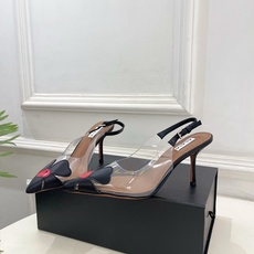 ALAÏA 阿莱亚26𝐬𝐬 2026春夏新品 秀场同款 BLOOM 雏菊花卉胶片露跟凉鞋 ————————— Ala ALAÏA 阿莱亚26𝐬𝐬 2026春夏新品 秀场同款 BLOOM 雏菊花卉胶片露跟凉鞋 ————————— Ala