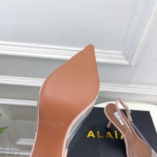 ALAÏA 阿莱亚26𝐬𝐬 2026春夏新品 秀场同款 BLOOM 雏菊花卉胶片露跟凉鞋 ————————— Ala ALAÏA 阿莱亚26𝐬𝐬 2026春夏新品 秀场同款 BLOOM 雏菊花卉胶片露跟凉鞋 ————————— Ala