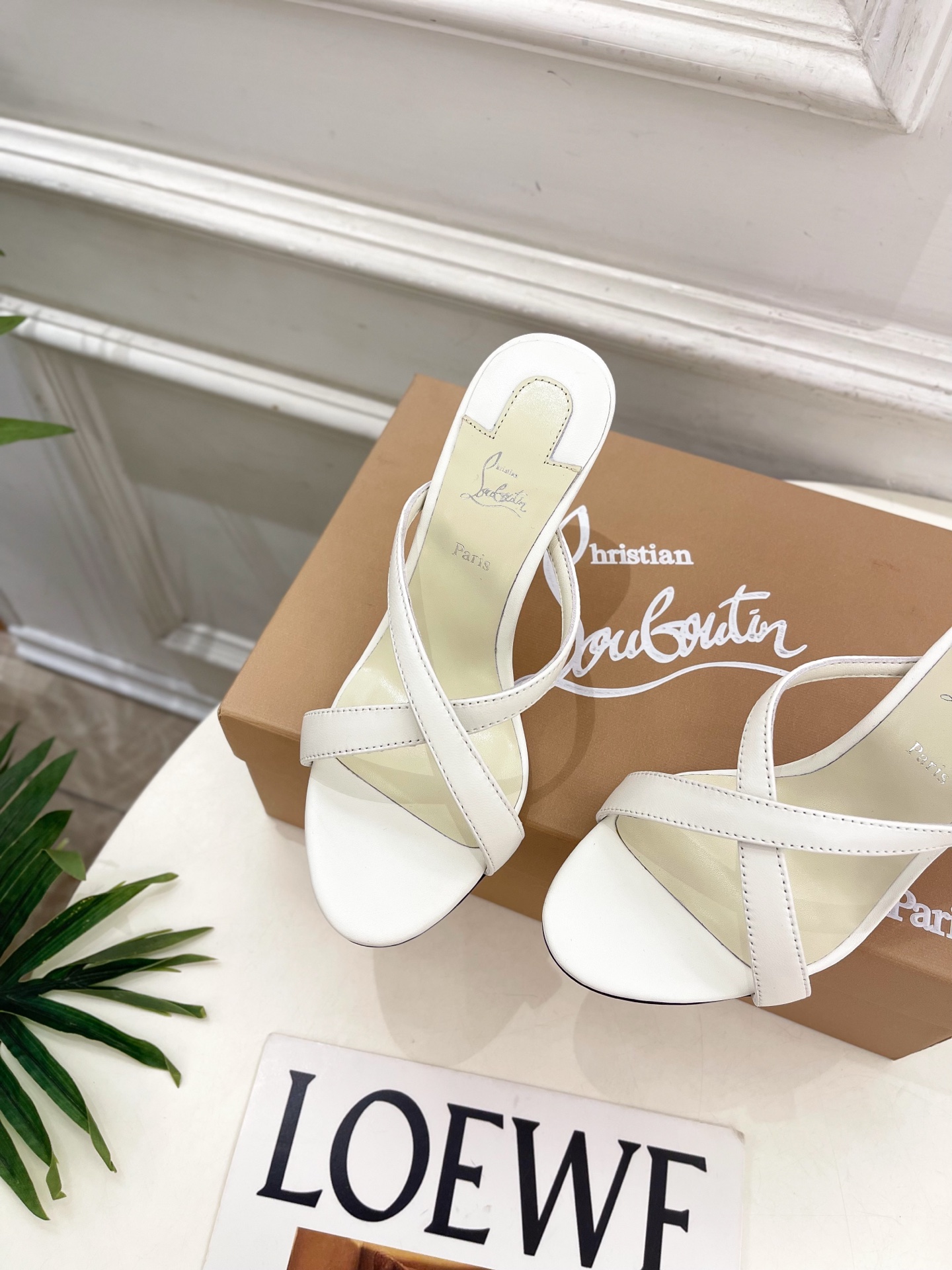Christian Louboutin路铂廷 26ss ✨ 2026新品 CL极简交叉带高跟拖鞋 红底鞋系列,顶级硬货上 Christian Louboutin路铂廷 26ss ✨ 2026新品 CL极简交叉带高跟拖鞋 红底鞋系列,顶级硬货上