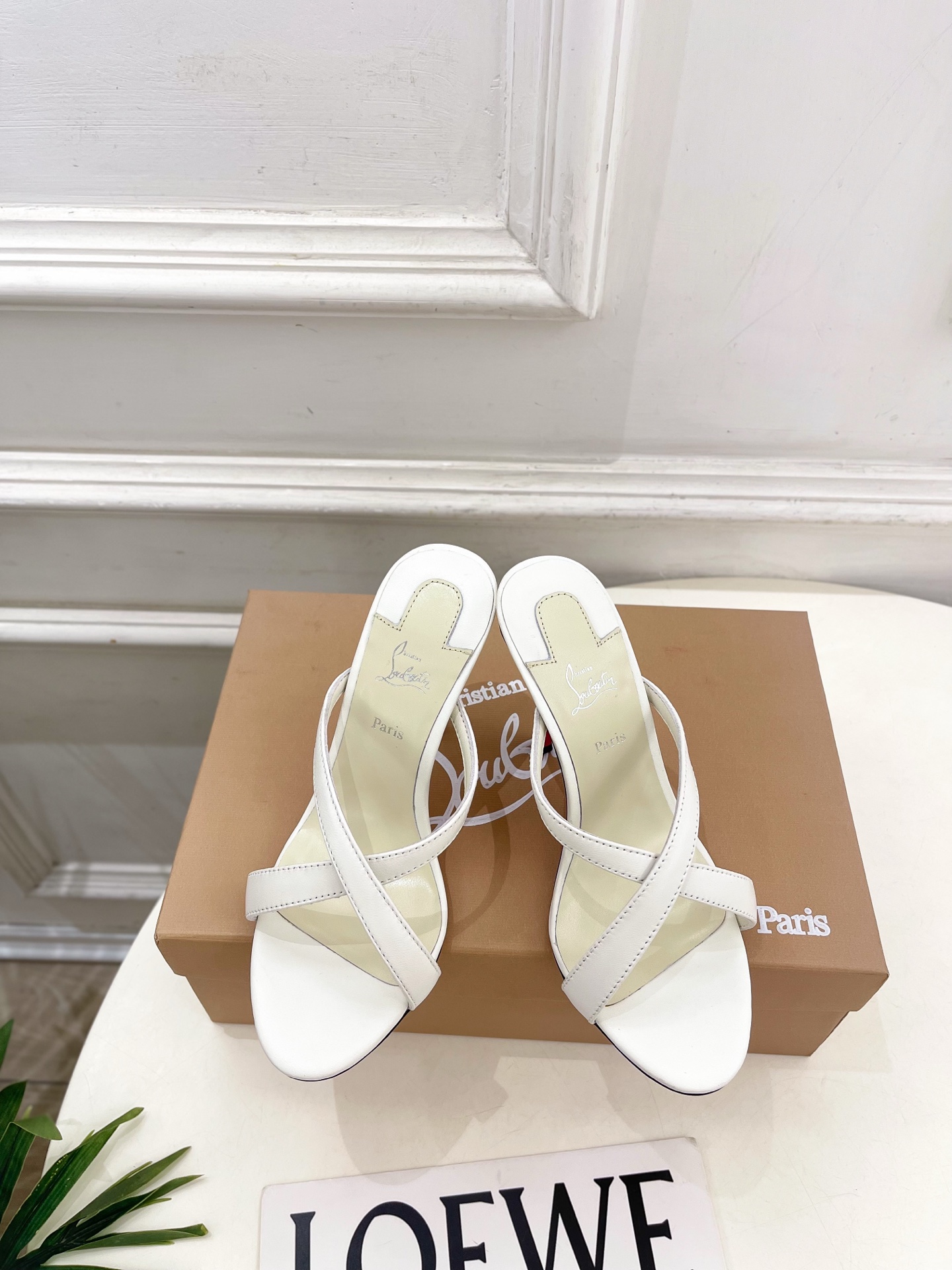 Christian Louboutin路铂廷 26ss ✨ 2026新品 CL极简交叉带高跟拖鞋 红底鞋系列,顶级硬货上 Christian Louboutin路铂廷 26ss ✨ 2026新品 CL极简交叉带高跟拖鞋 红底鞋系列,顶级硬货上