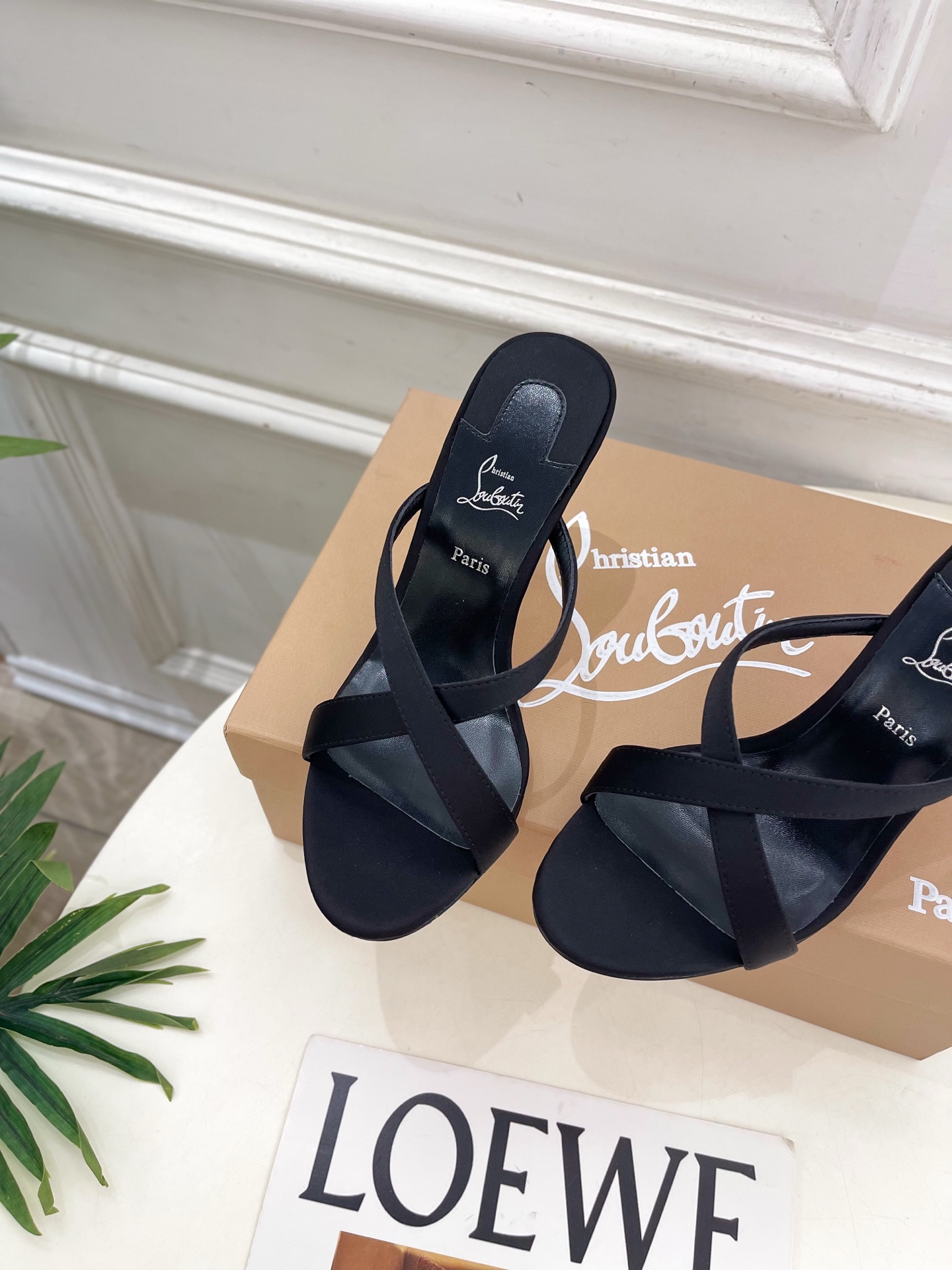 Christian Louboutin路铂廷 26ss ✨ 2026新品 CL极简交叉带高跟拖鞋 红底鞋系列，顶级硬货上