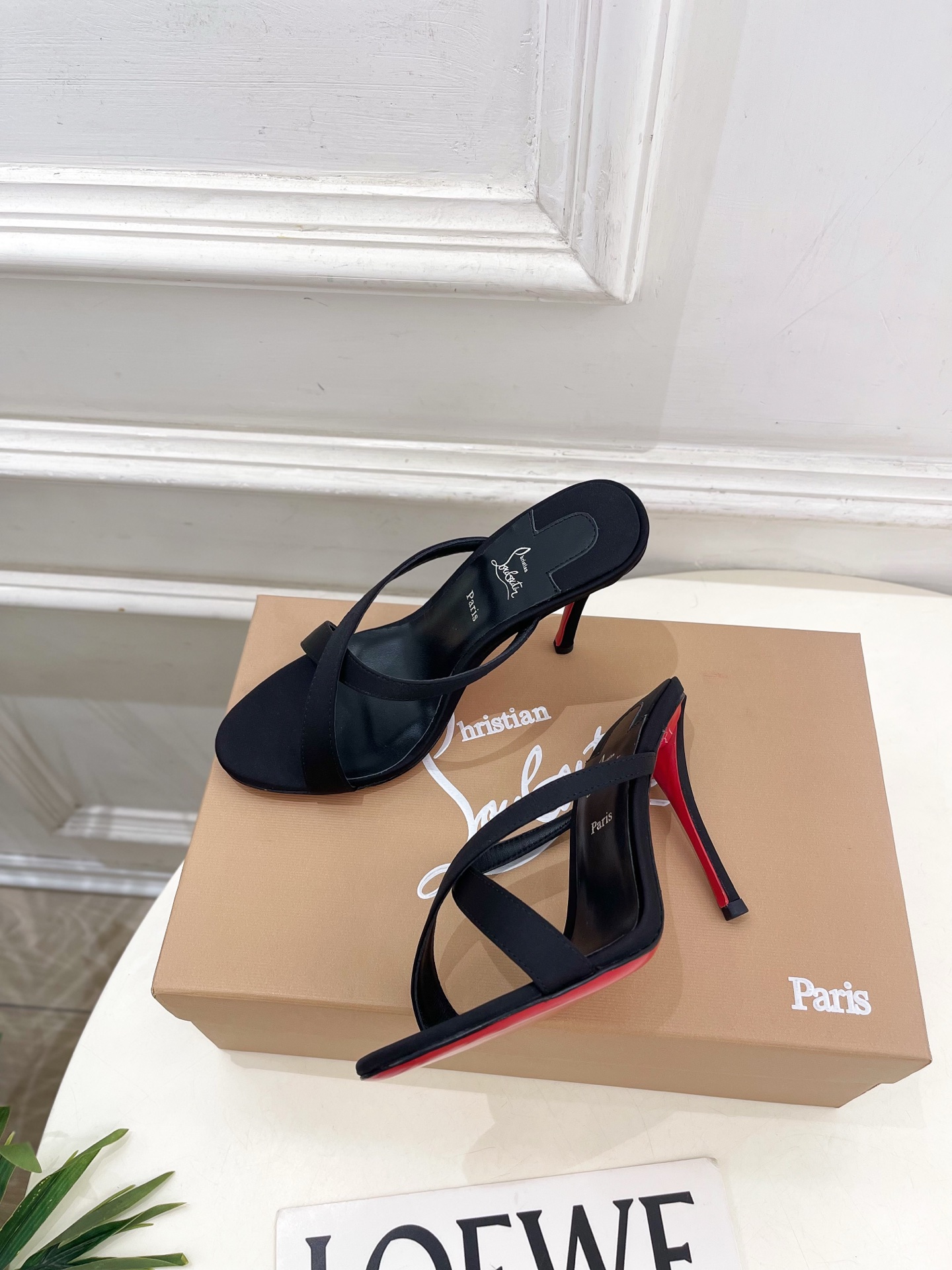 Christian Louboutin路铂廷 26ss ✨ 2026新品 CL极简交叉带高跟拖鞋 红底鞋系列，顶级硬货上