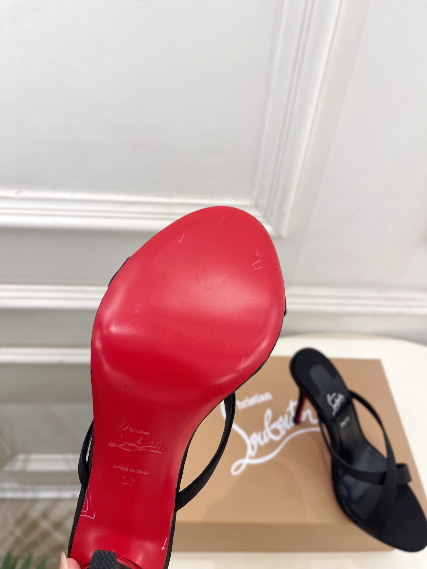 Christian Louboutin路铂廷 26ss ✨ 2026新品 CL极简交叉带高跟拖鞋 红底鞋系列，顶级硬货上