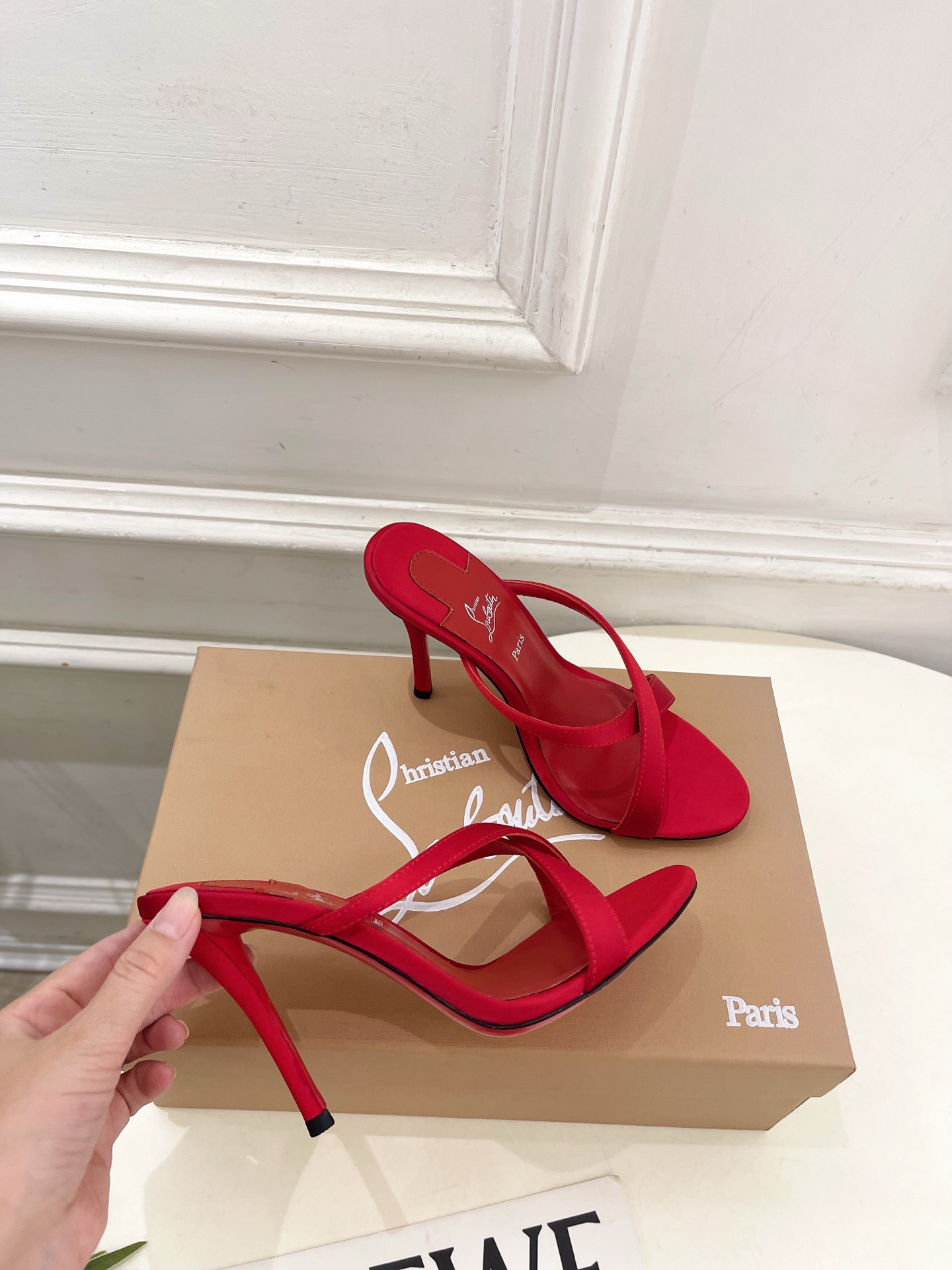 Christian Louboutin路铂廷 26ss ✨ 2026新品 CL极简交叉带高跟拖鞋 红底鞋系列,顶级硬货上 Christian Louboutin路铂廷 26ss ✨ 2026新品 CL极简交叉带高跟拖鞋 红底鞋系列,顶级硬货上