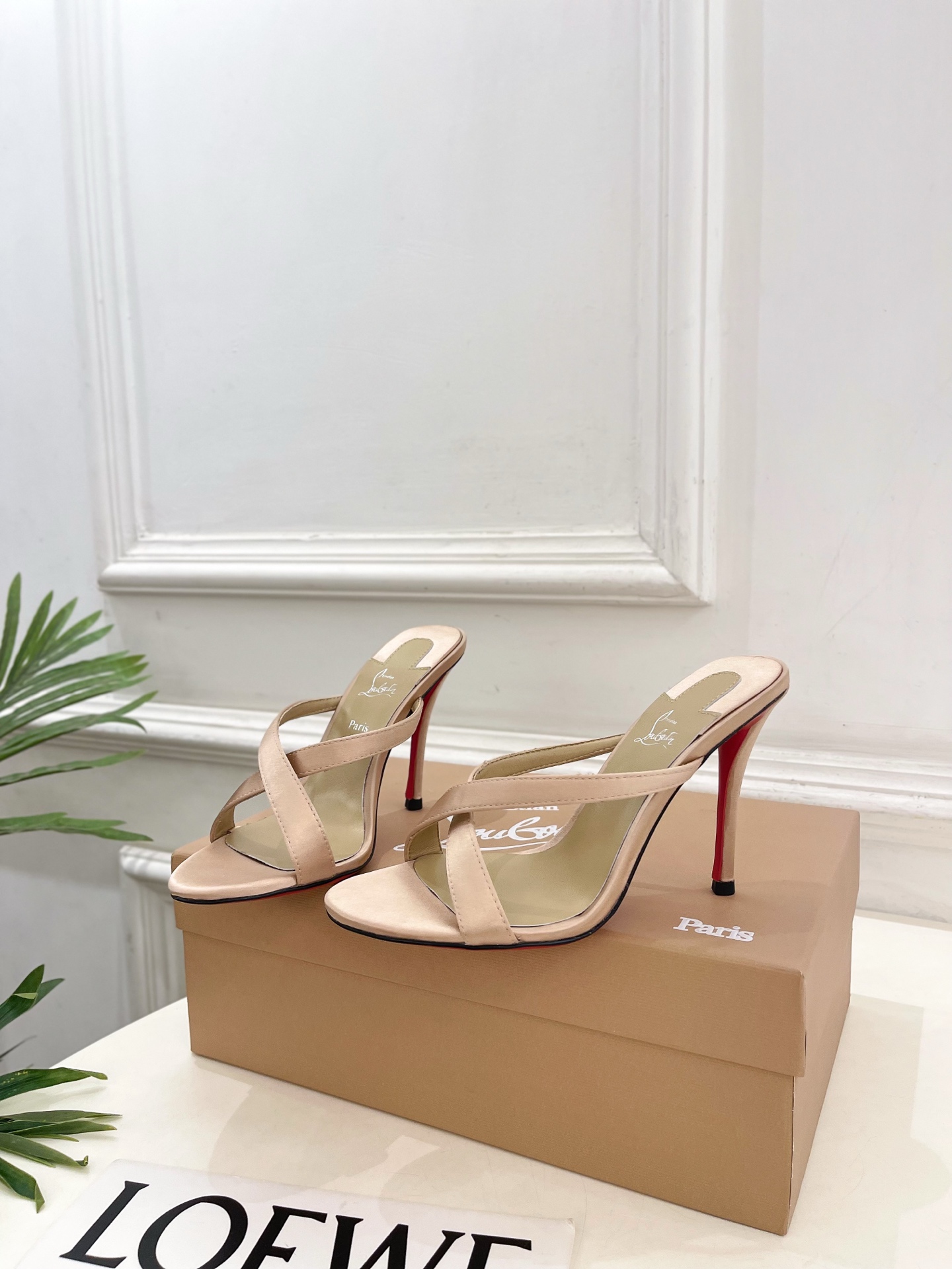 Christian Louboutin路铂廷 26ss ✨ 2026新品 CL极简交叉带高跟拖鞋 红底鞋系列，顶级硬货上
