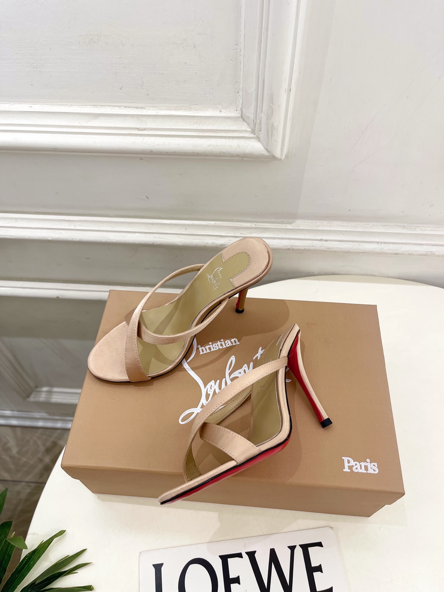 Christian Louboutin路铂廷 26ss ✨ 2026新品 CL极简交叉带高跟拖鞋 红底鞋系列，顶级硬货上
